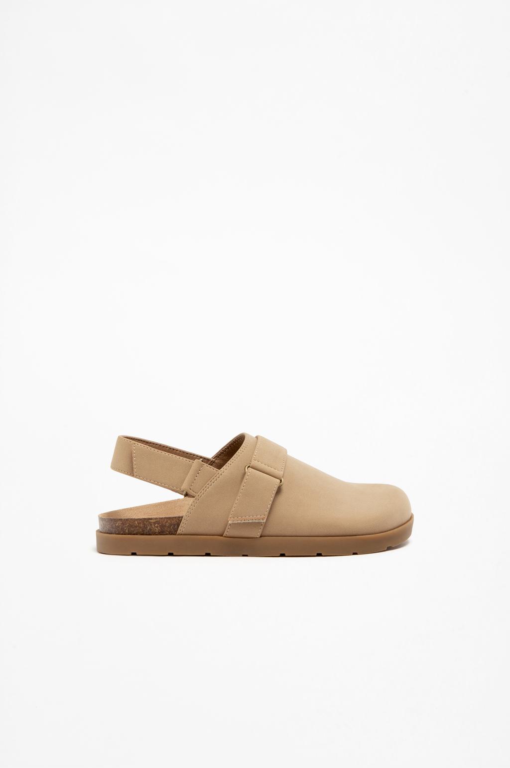 Adjustable clogs