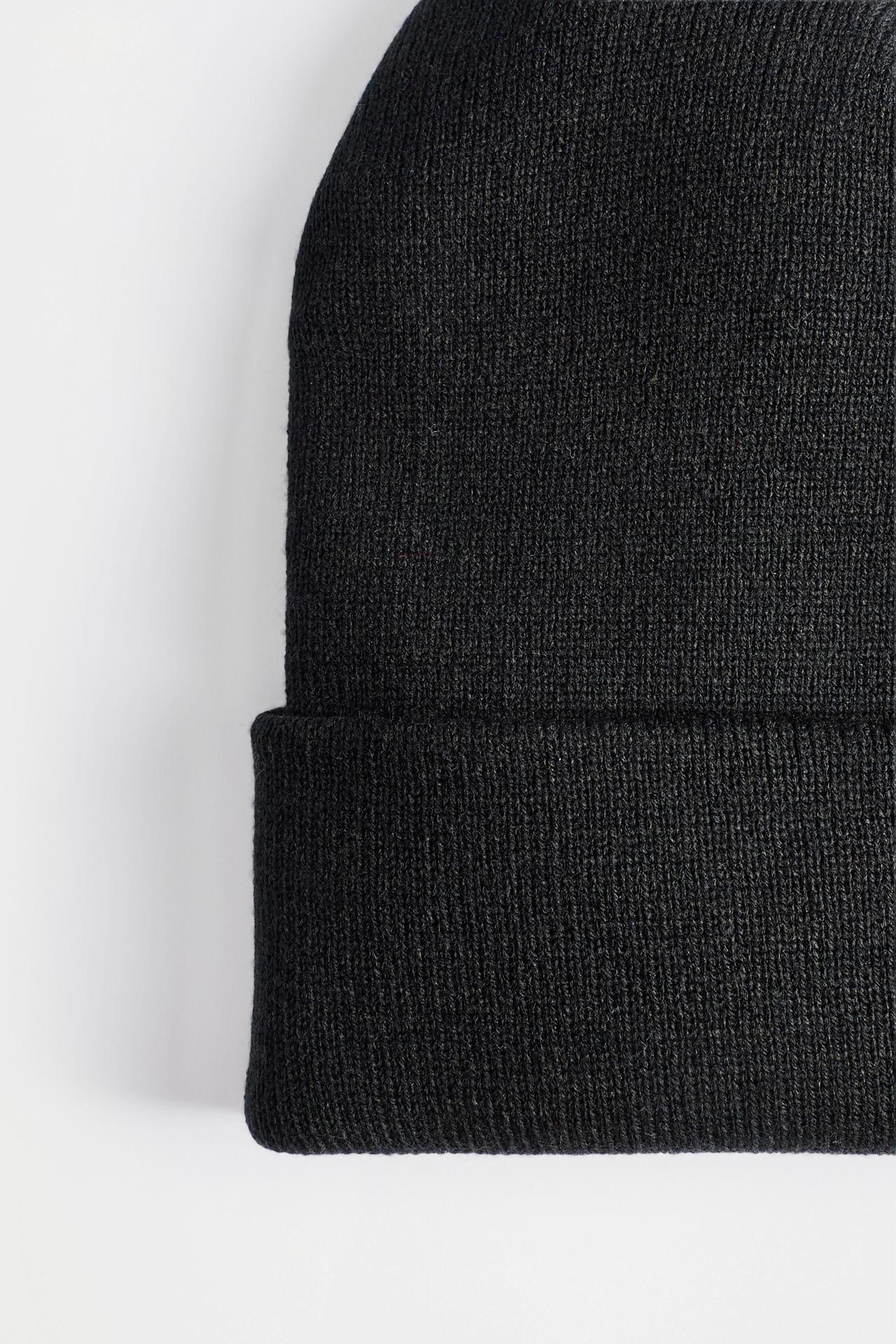 Basic beanie — BLACK