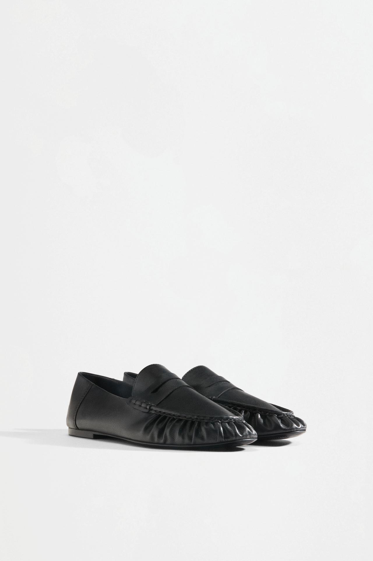 Gathered loafers — BLACK