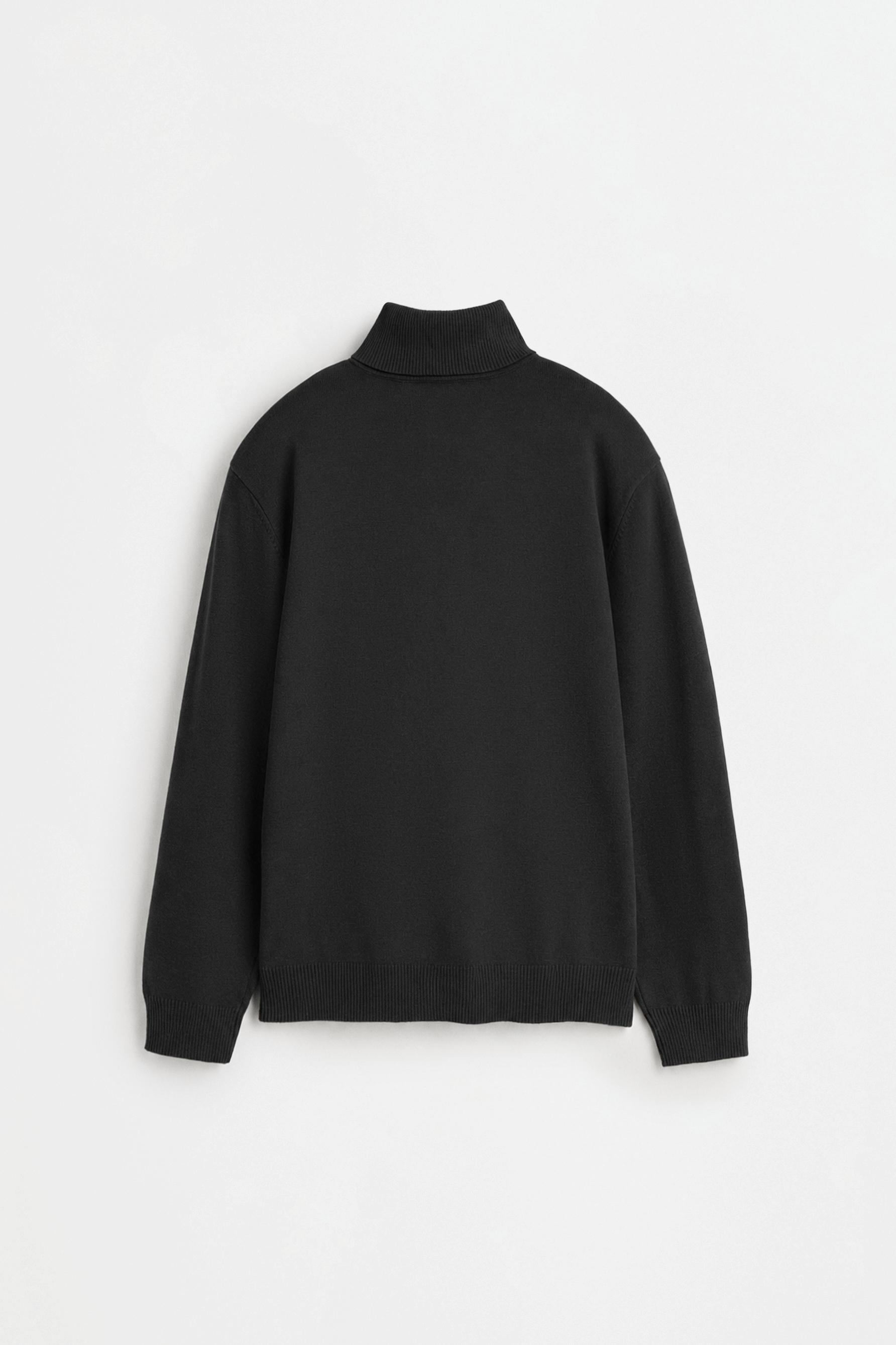 Roll neck sweater — BLACK