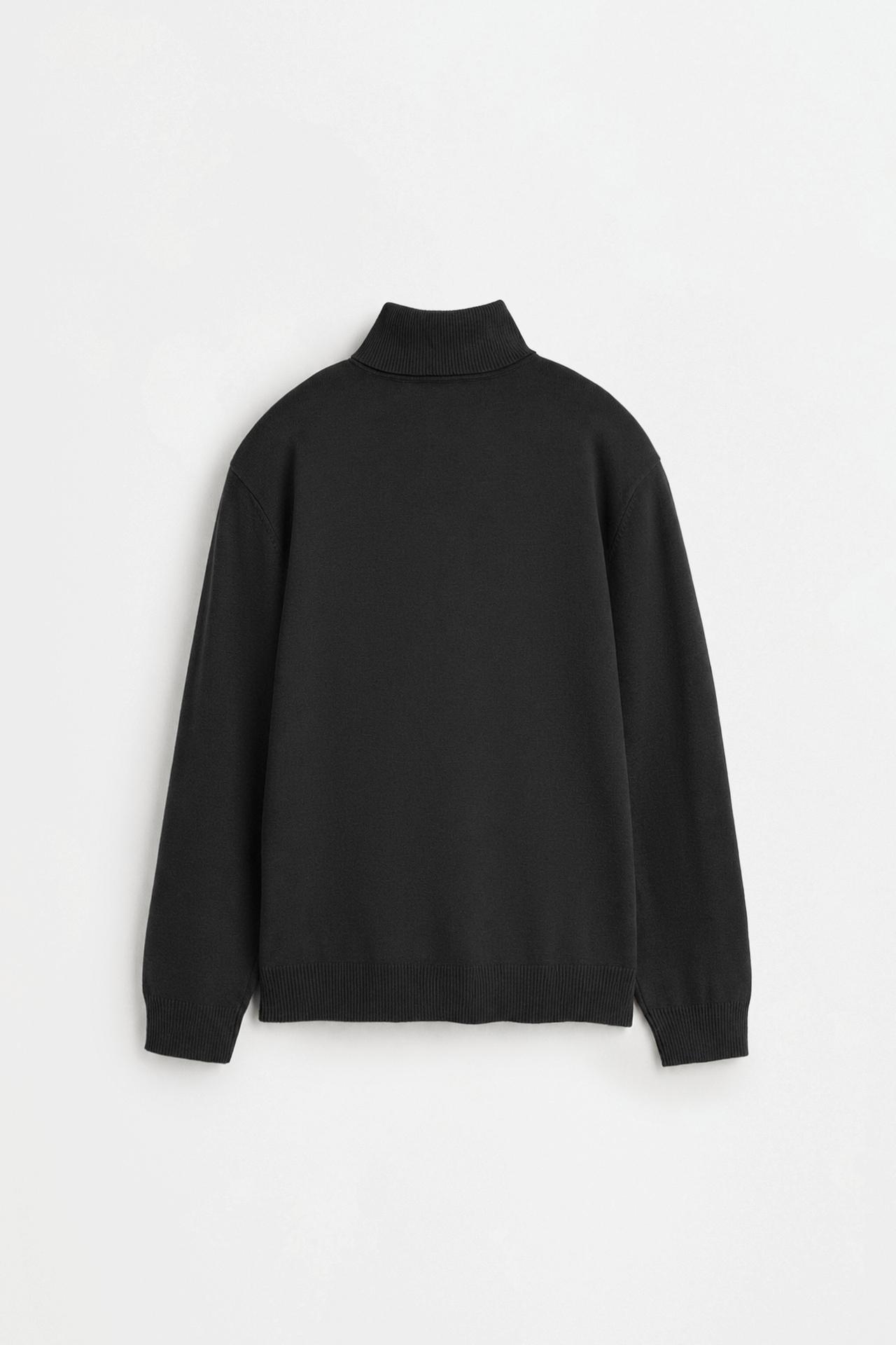 Roll neck sweater — BLACK