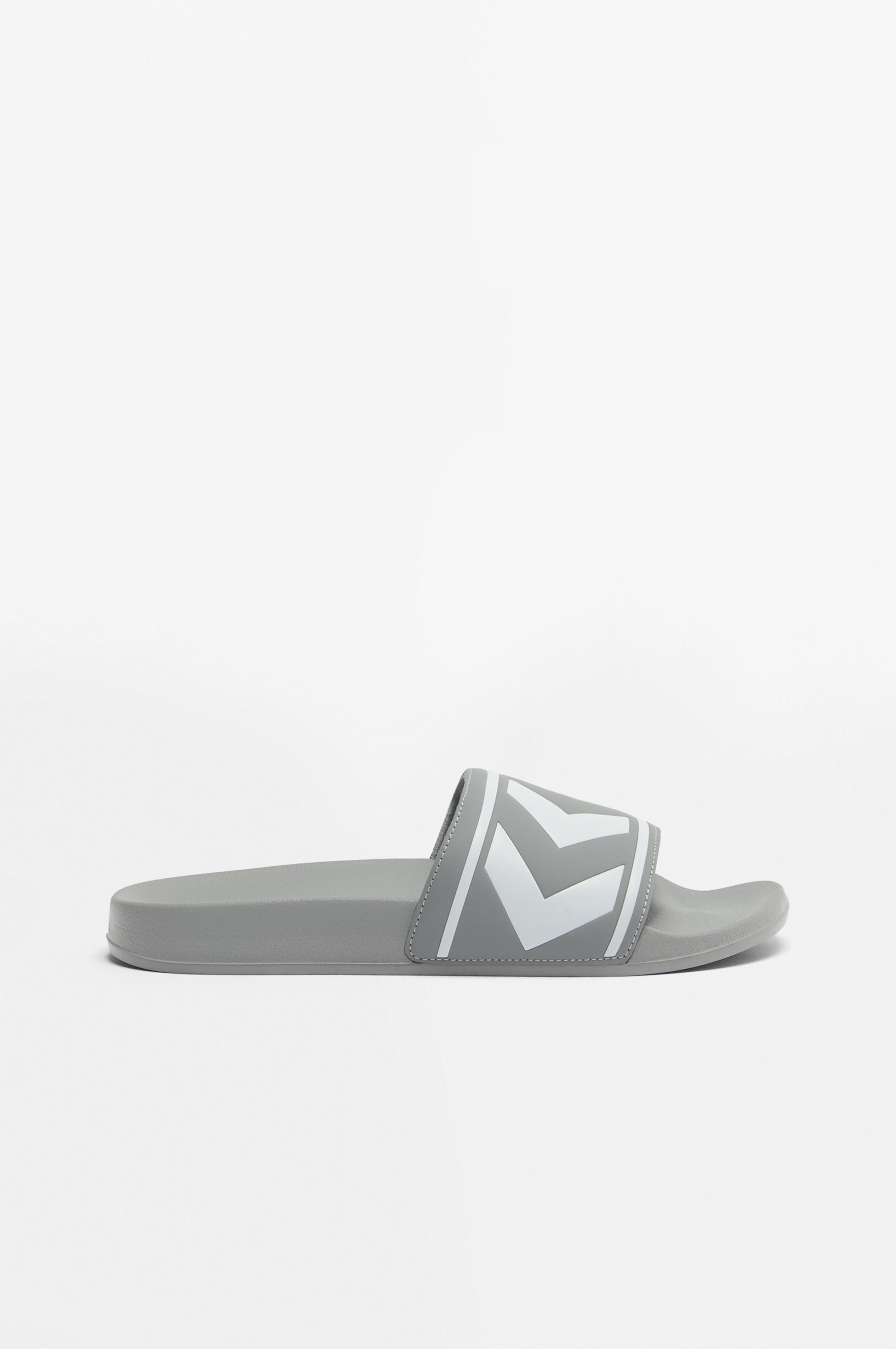 Sandalia baño Hummel