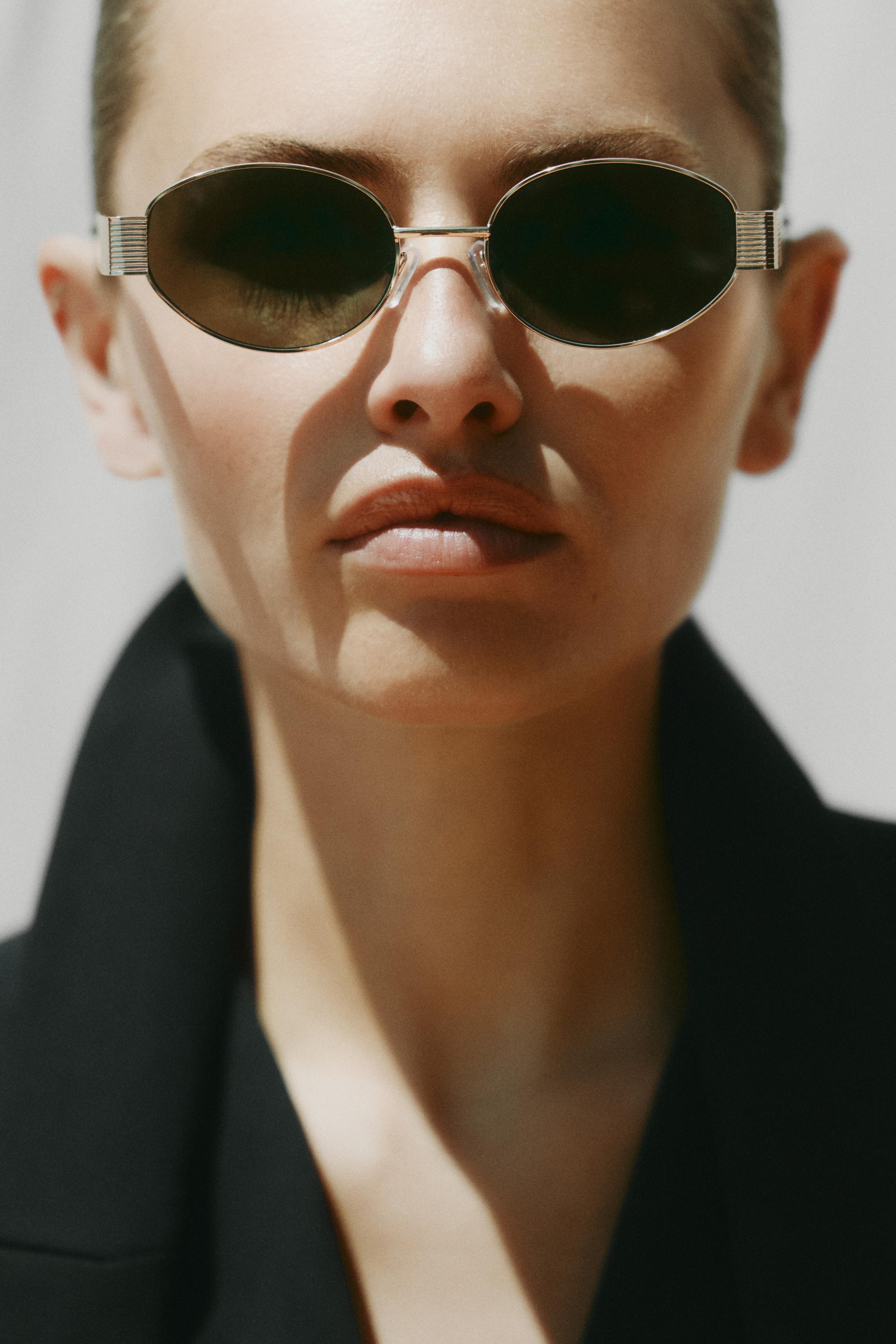 Oval metallic sunglasses — GOLD