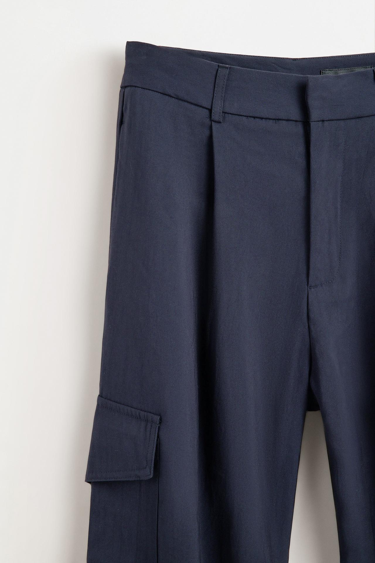 Cargo trousers with fitted hem — NAVY