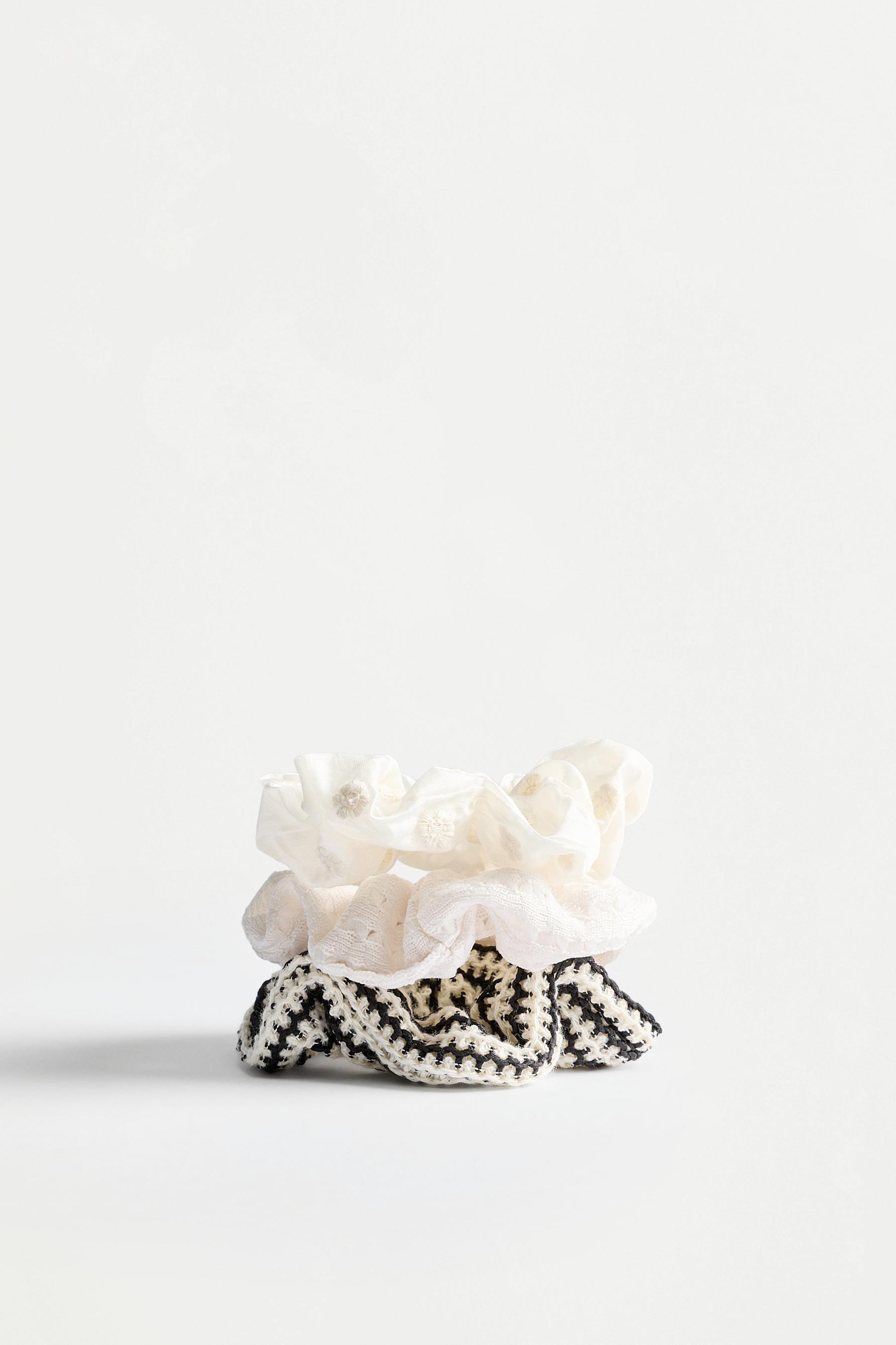 Assorted scrunchies (Pack of 3) — ECRU
