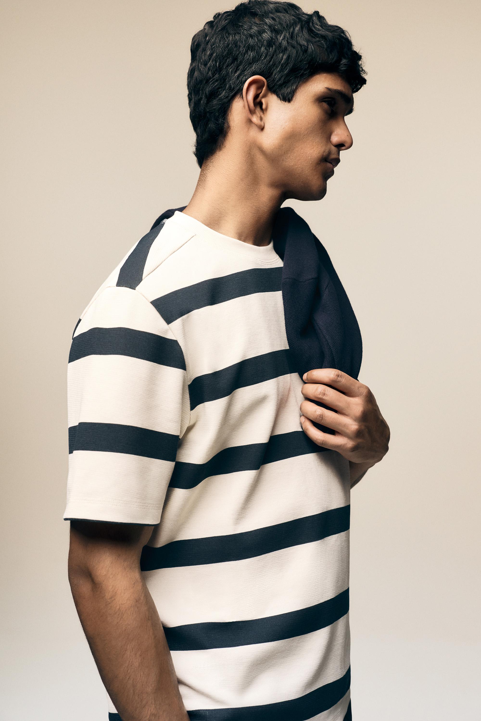Textured striped T-shirt — NAVY