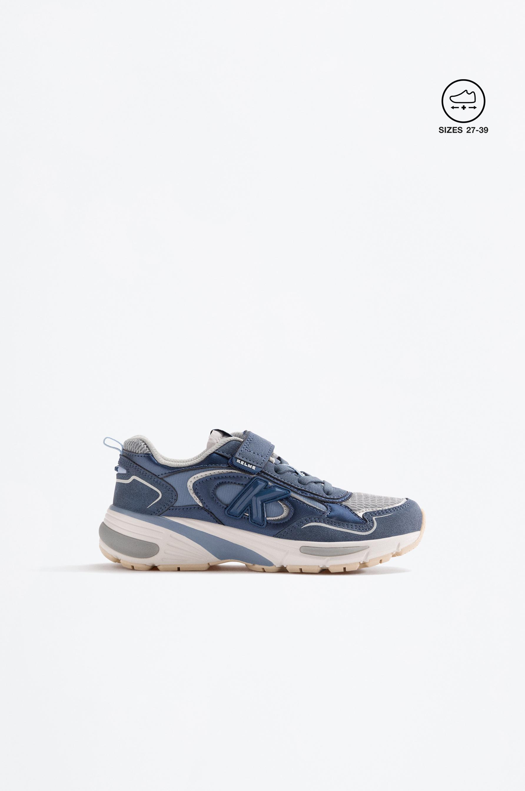 Kelme sports shoe — BLUE