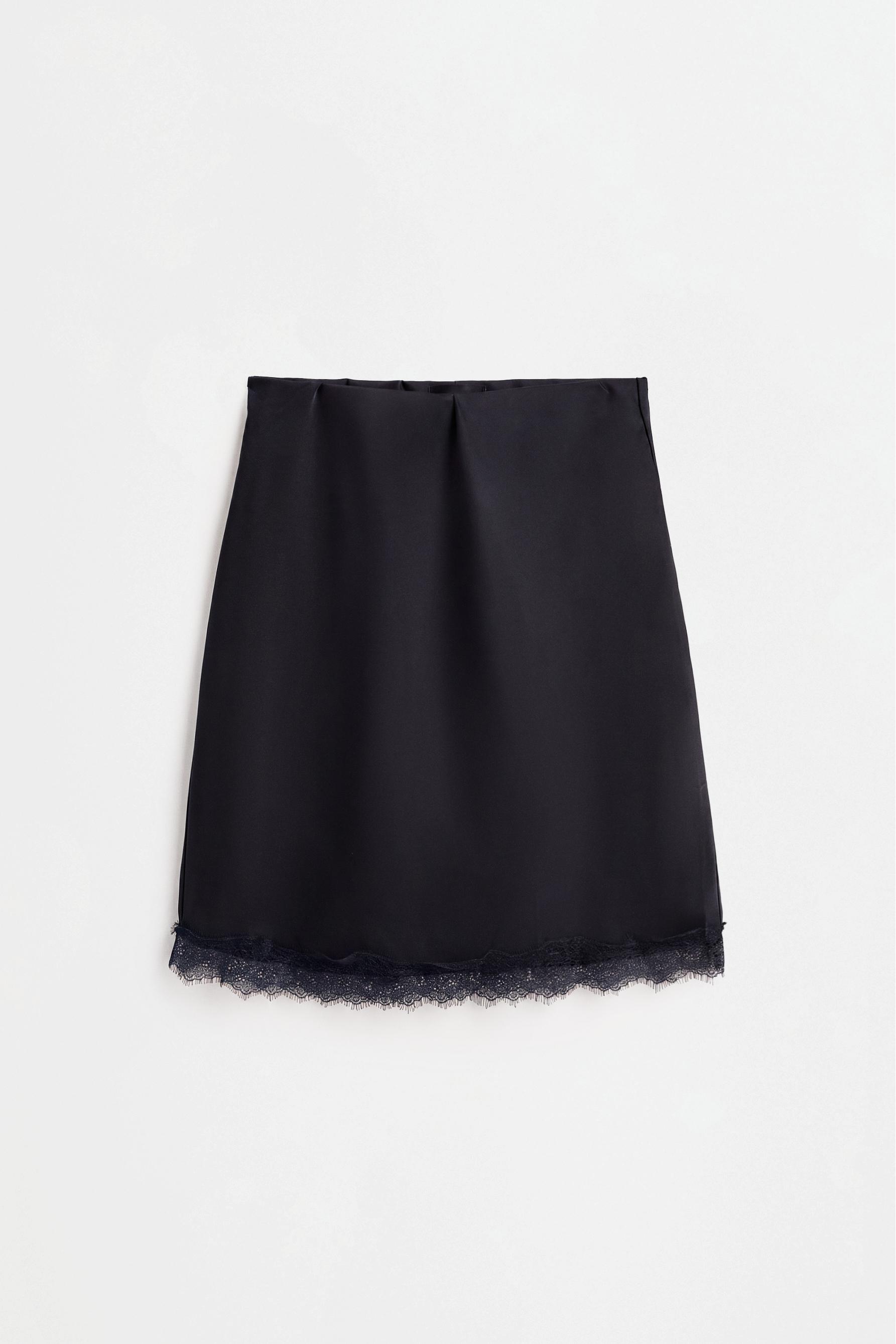 Satin lace short skirt — BLACK