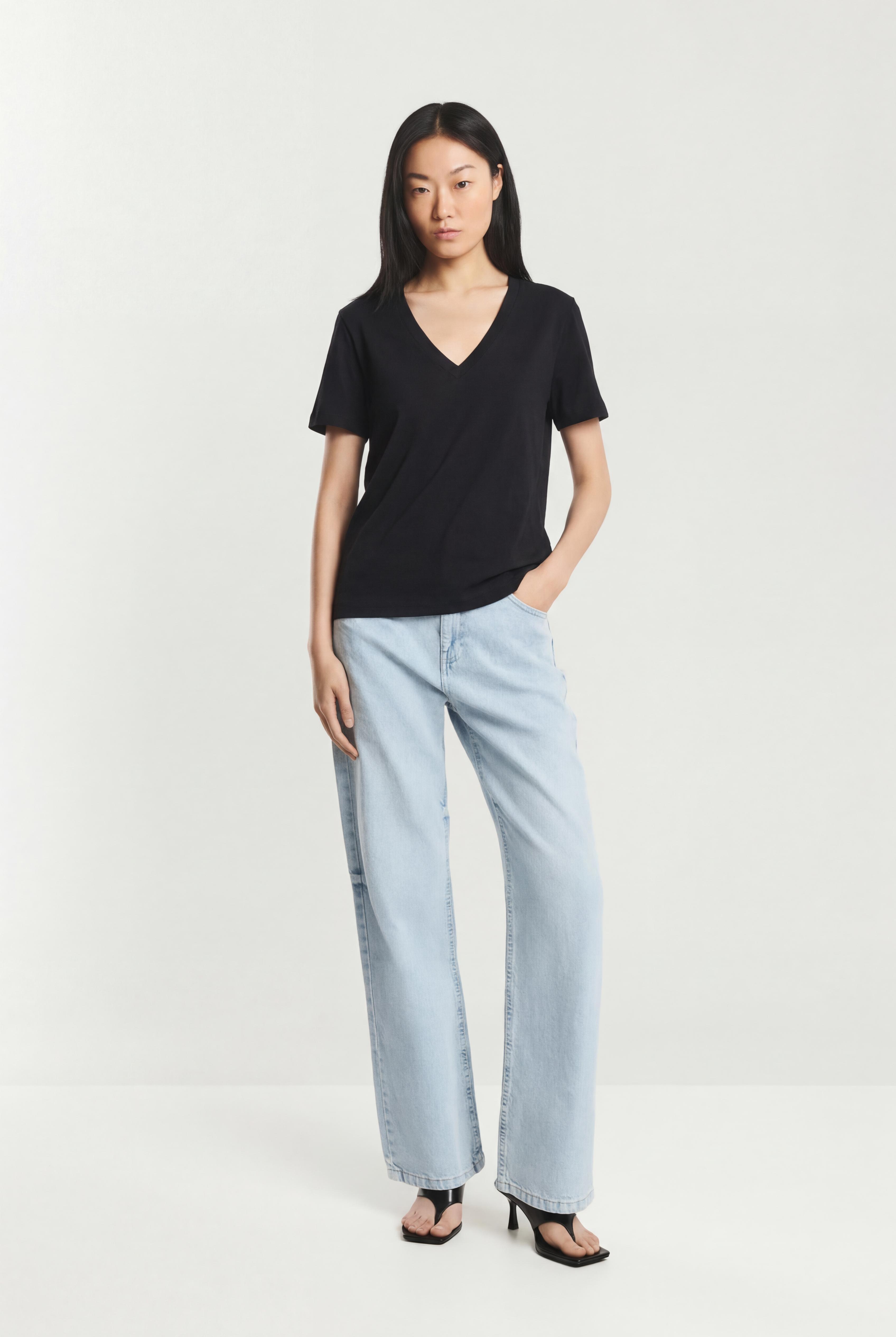 Pack of 2 basic V-neck T-shirts — BLACK