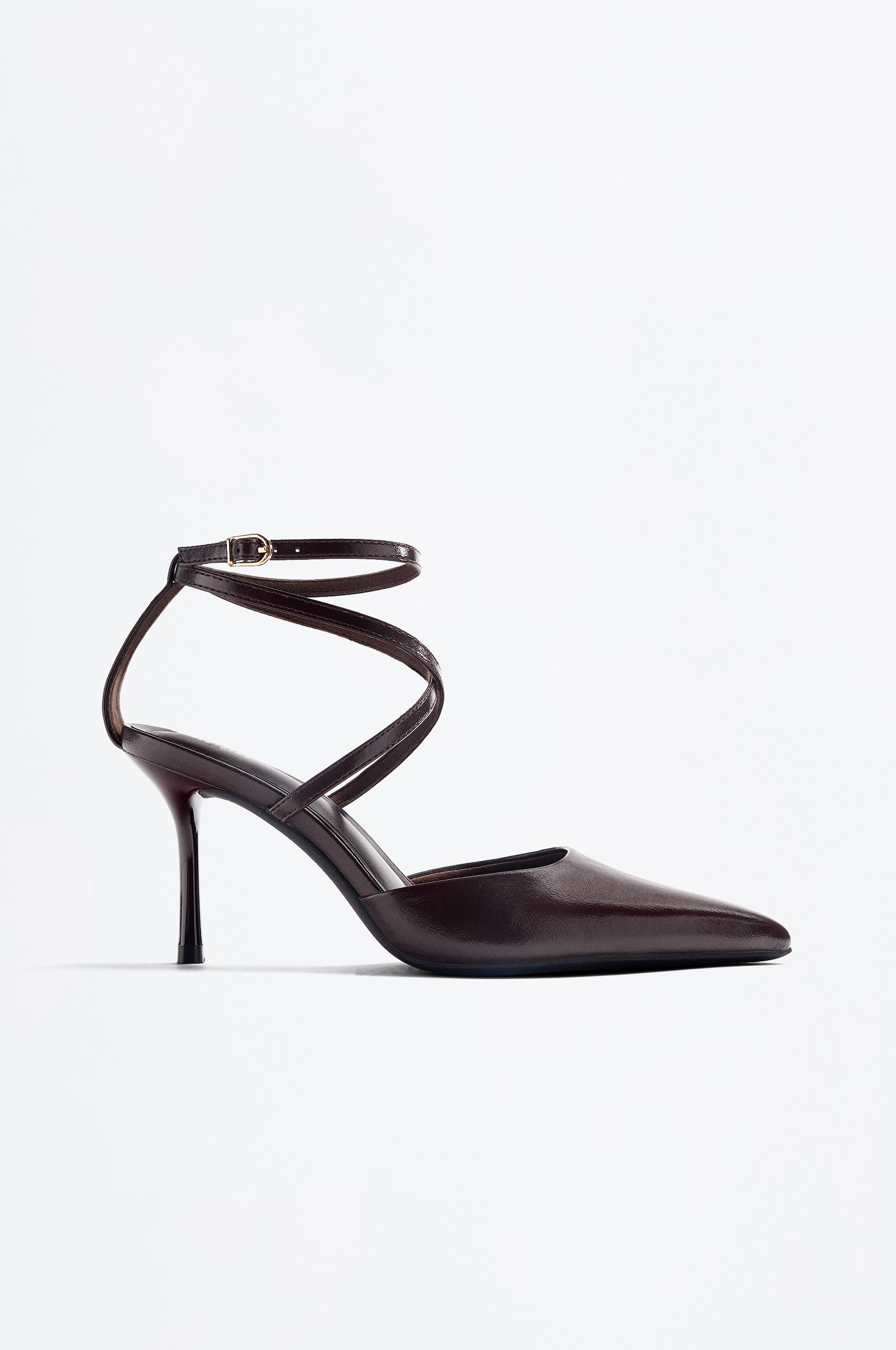 Zapato tacón destalonado