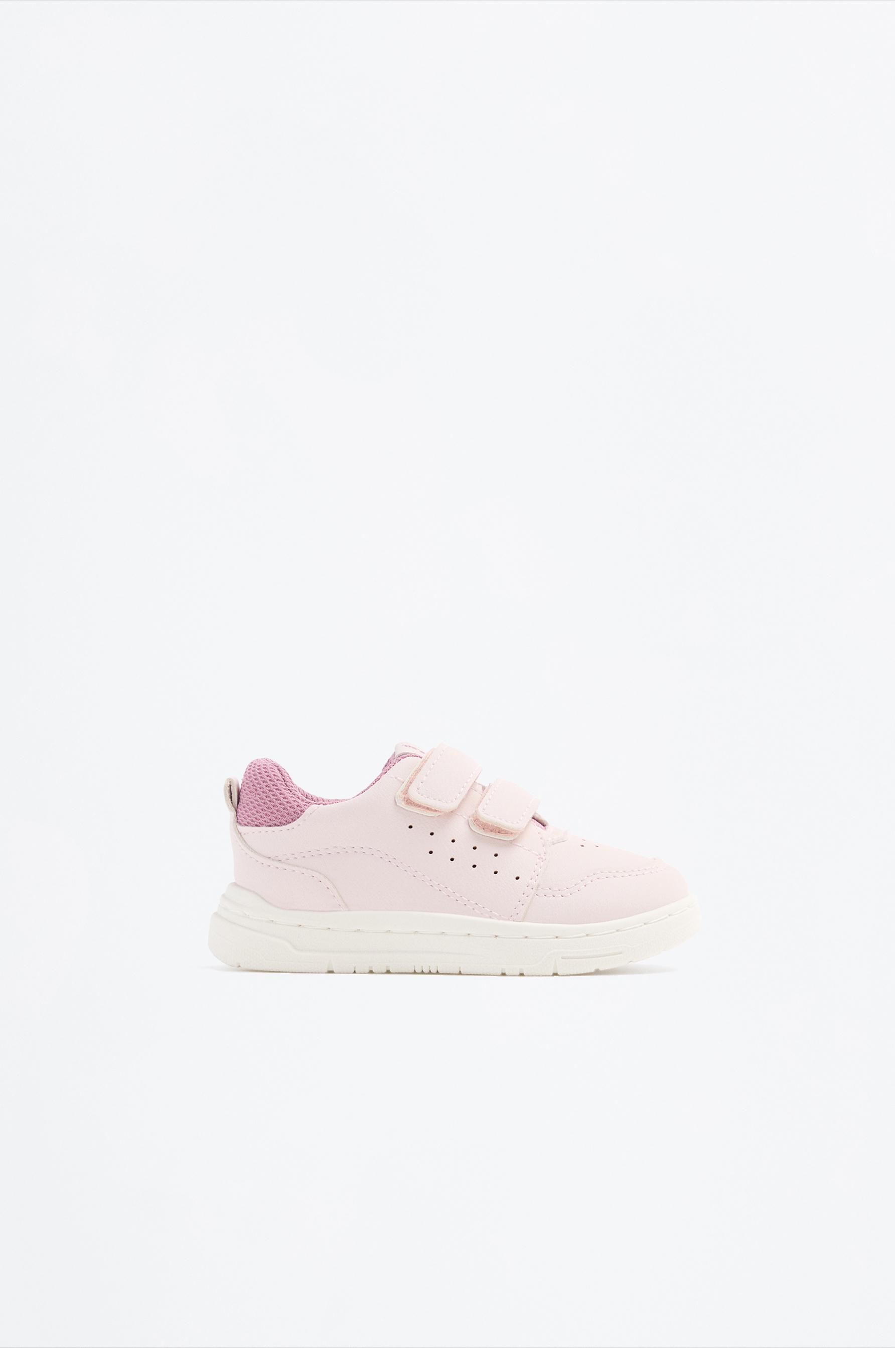 Tênis esportivo minimalista