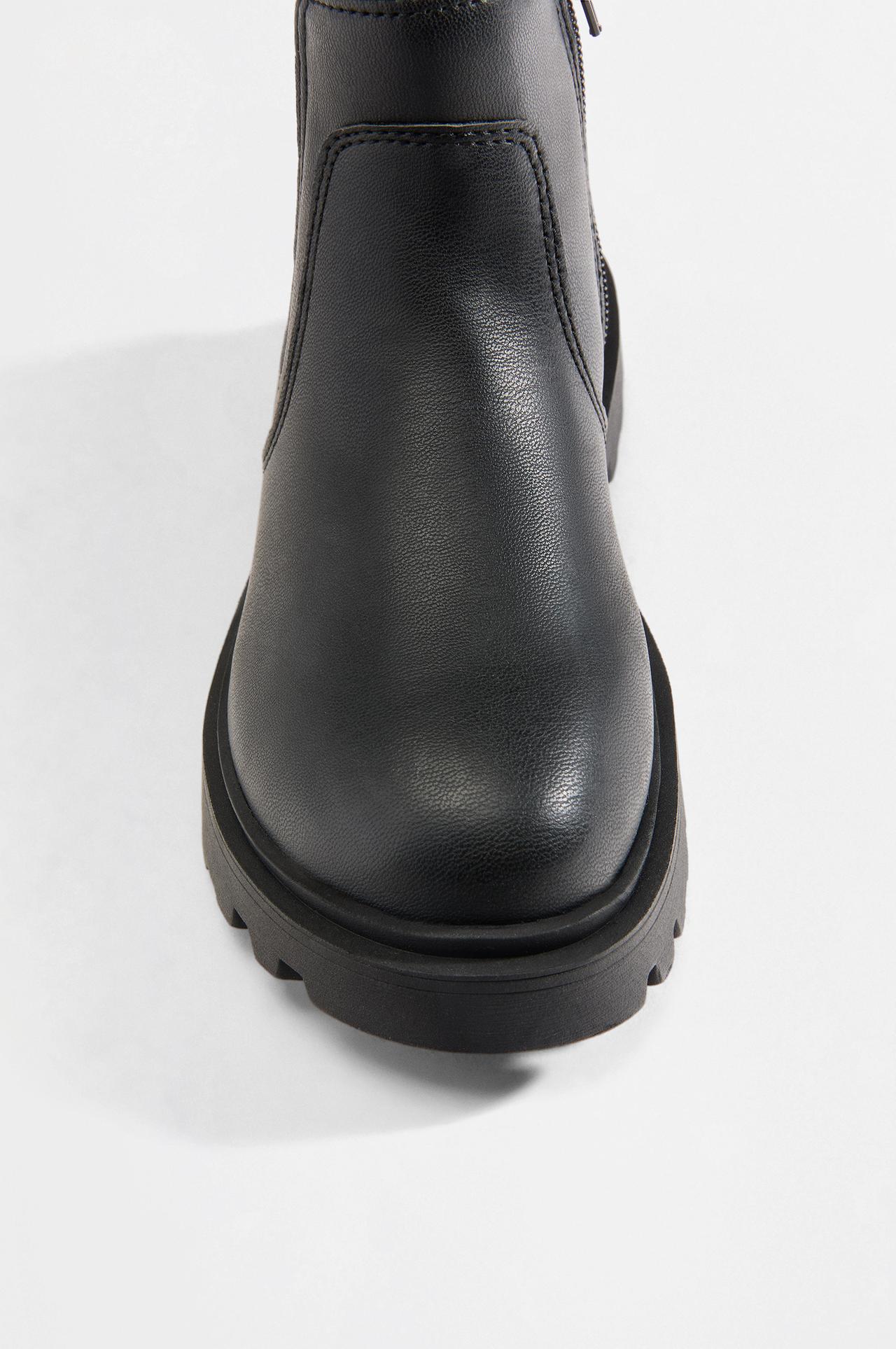 Chelsea boots — BLACK