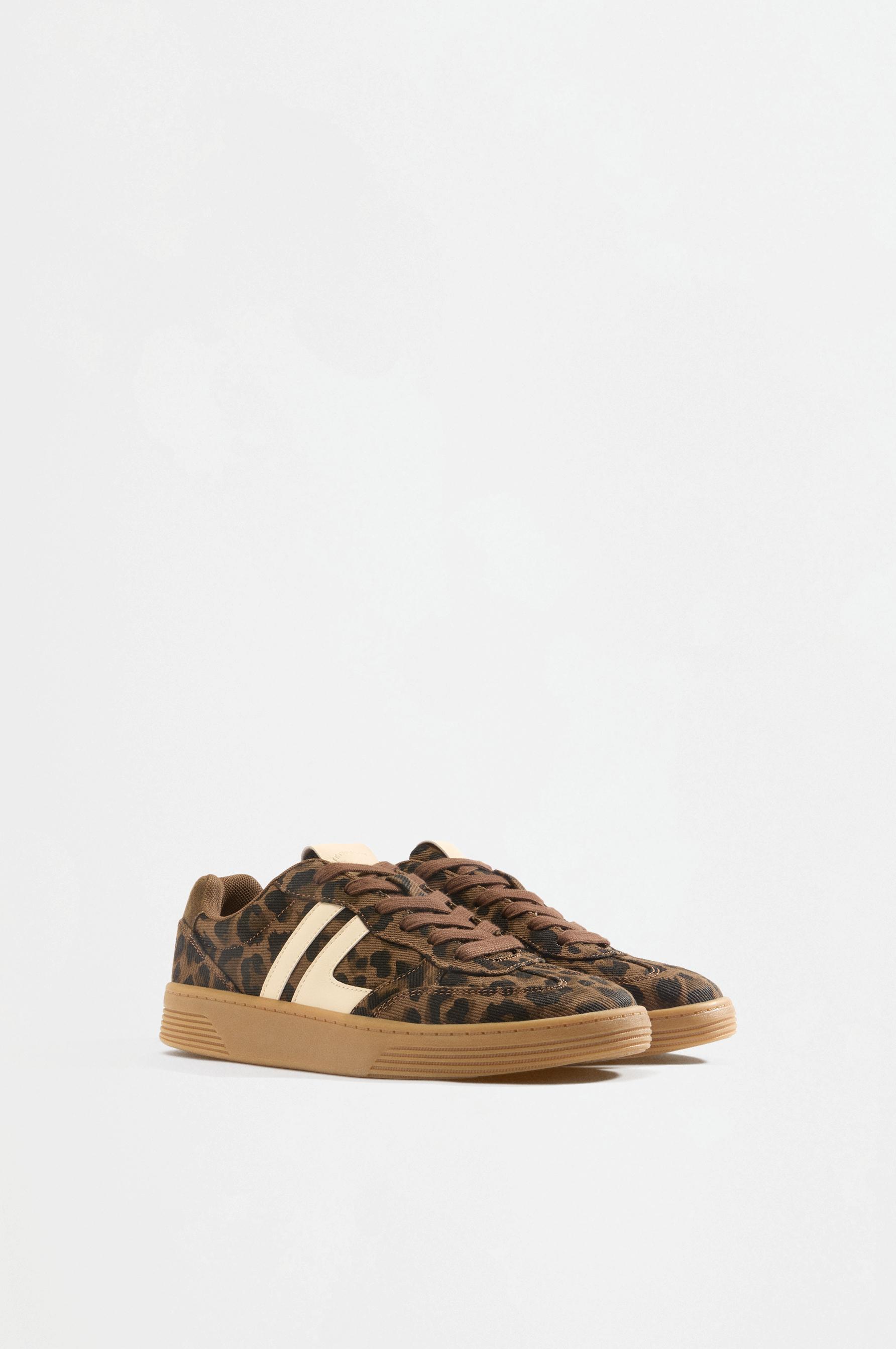 Animal print sneaker with side detail — LEOPARD