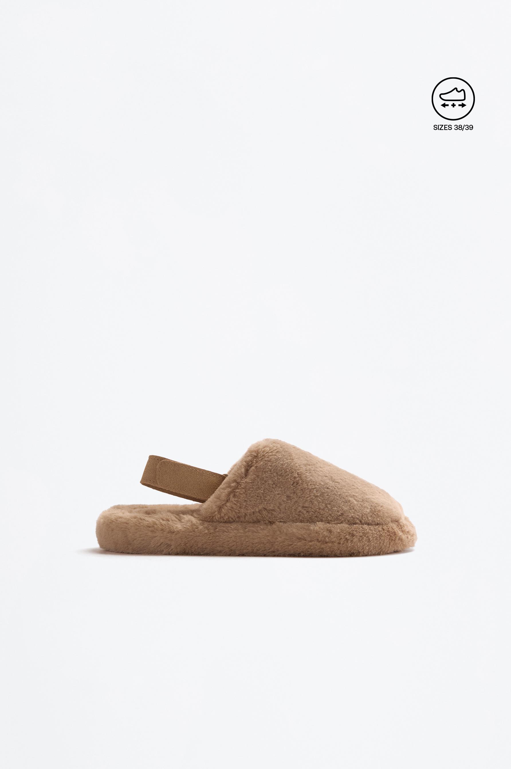 Zapatilla de casa destalonada