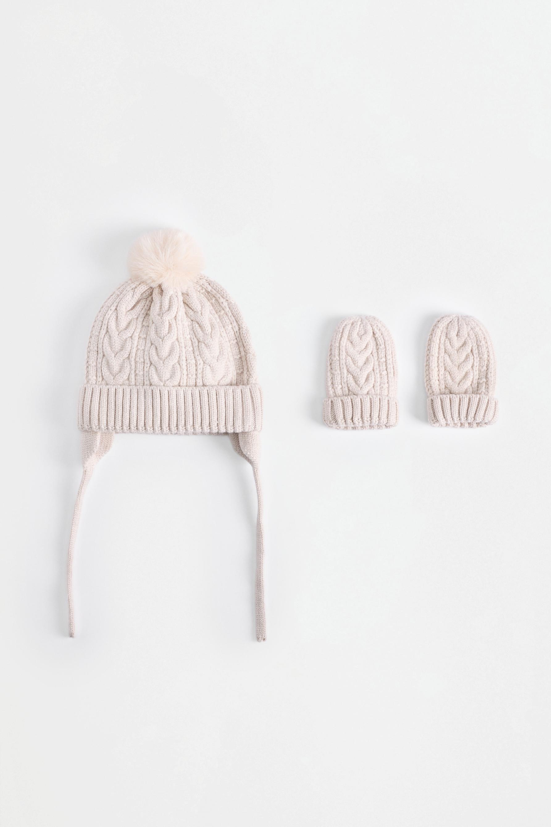 Set gorro y manoplas punto trenzado