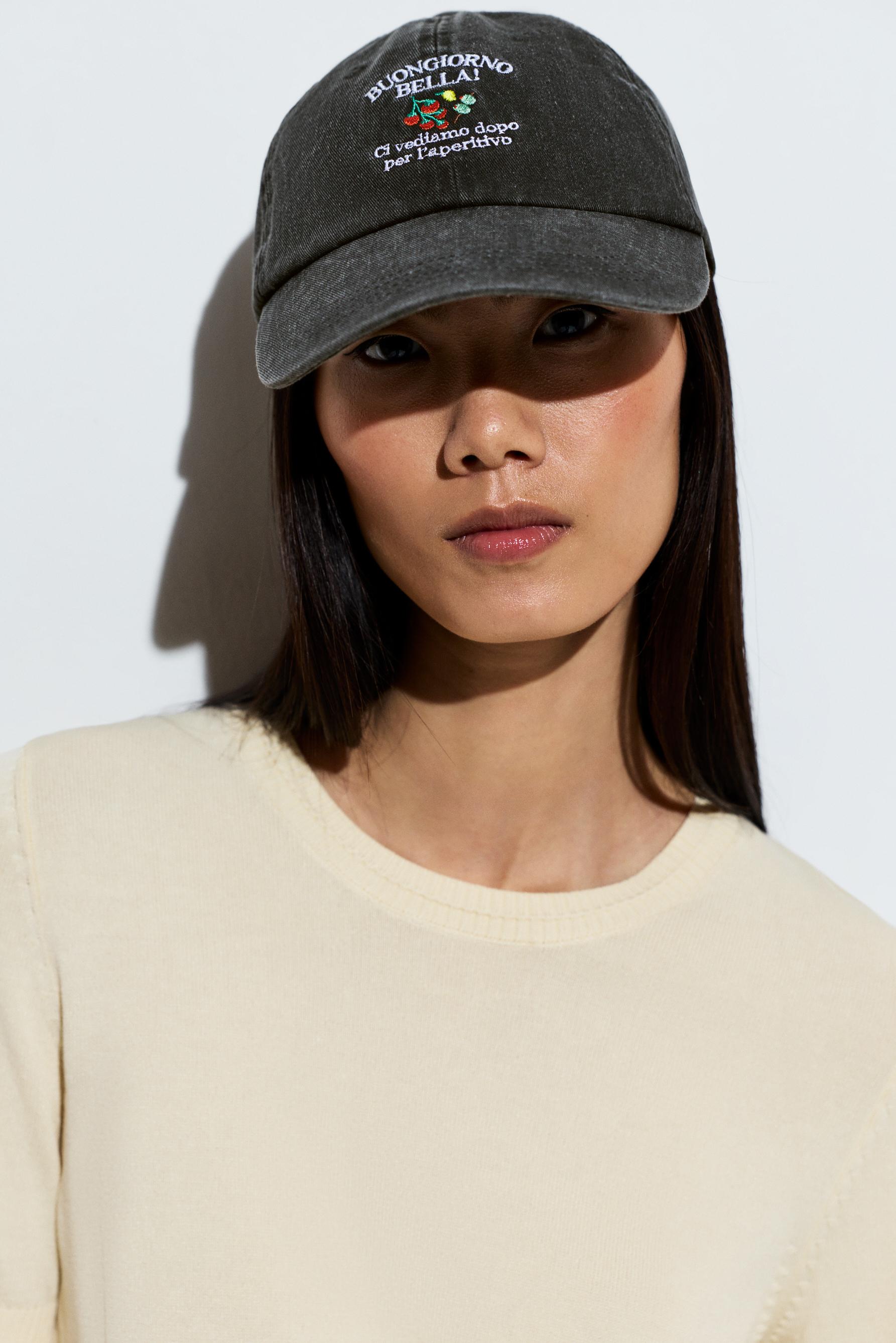 Snack-themed embroidered cap — WHITE/BLACK