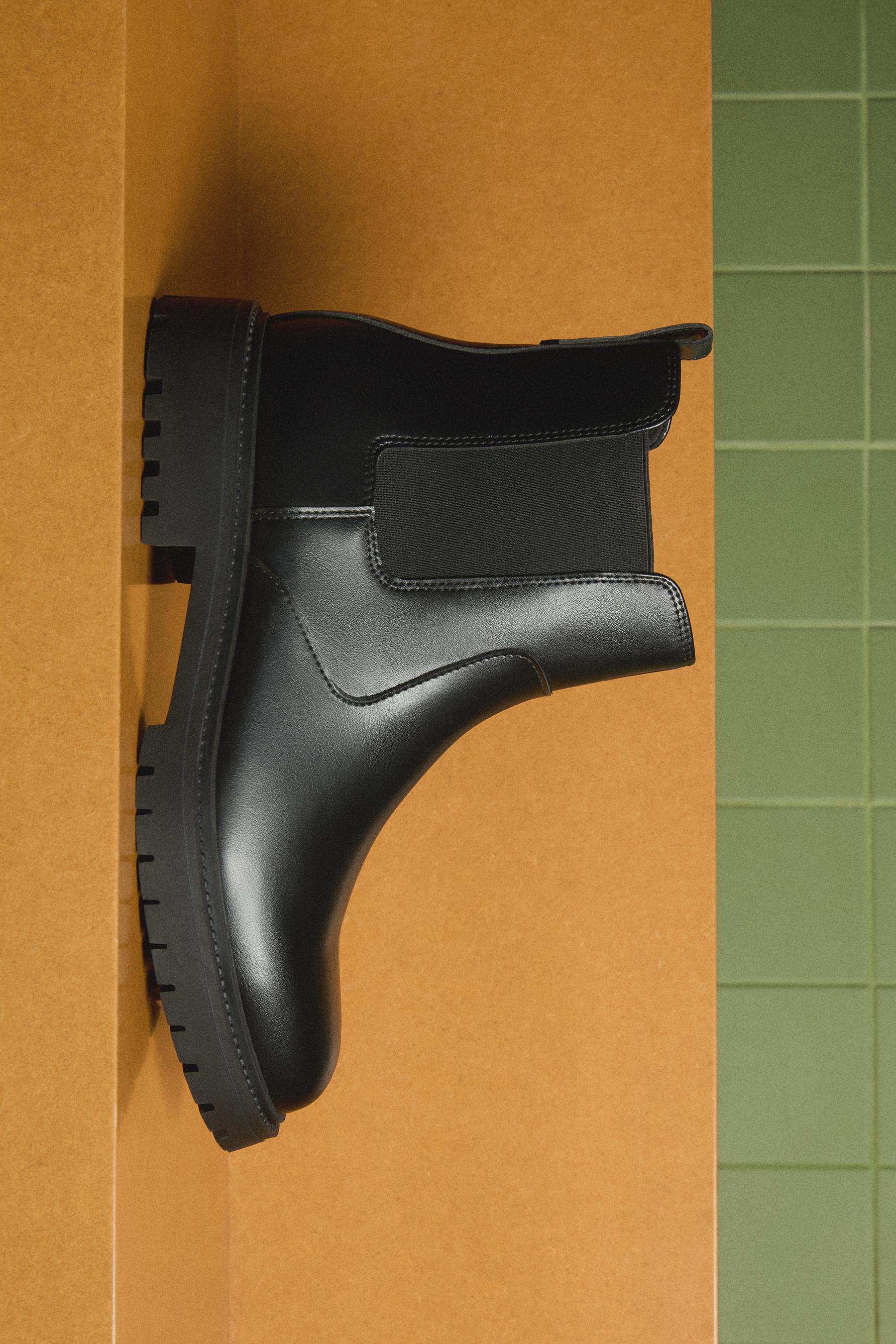 Men's Chelsea boots with track sole — BLACK