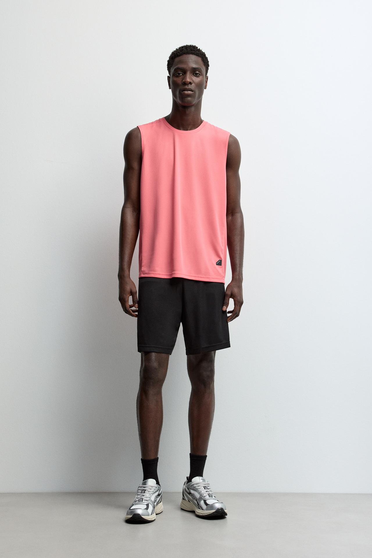 Sleeveless sports T-shirt — BUBBLEGUM PINK