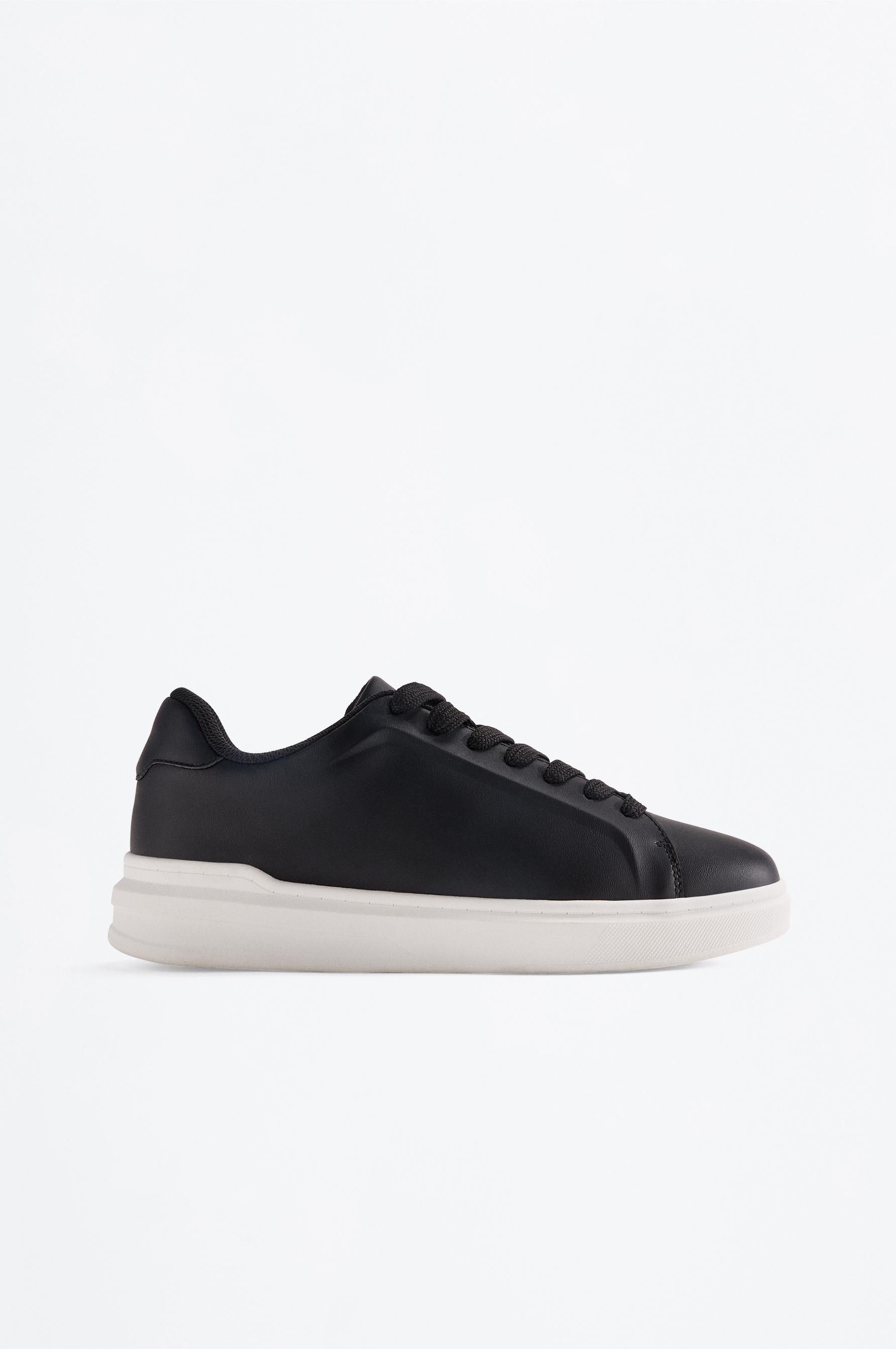 Casual sneakers — BLACK