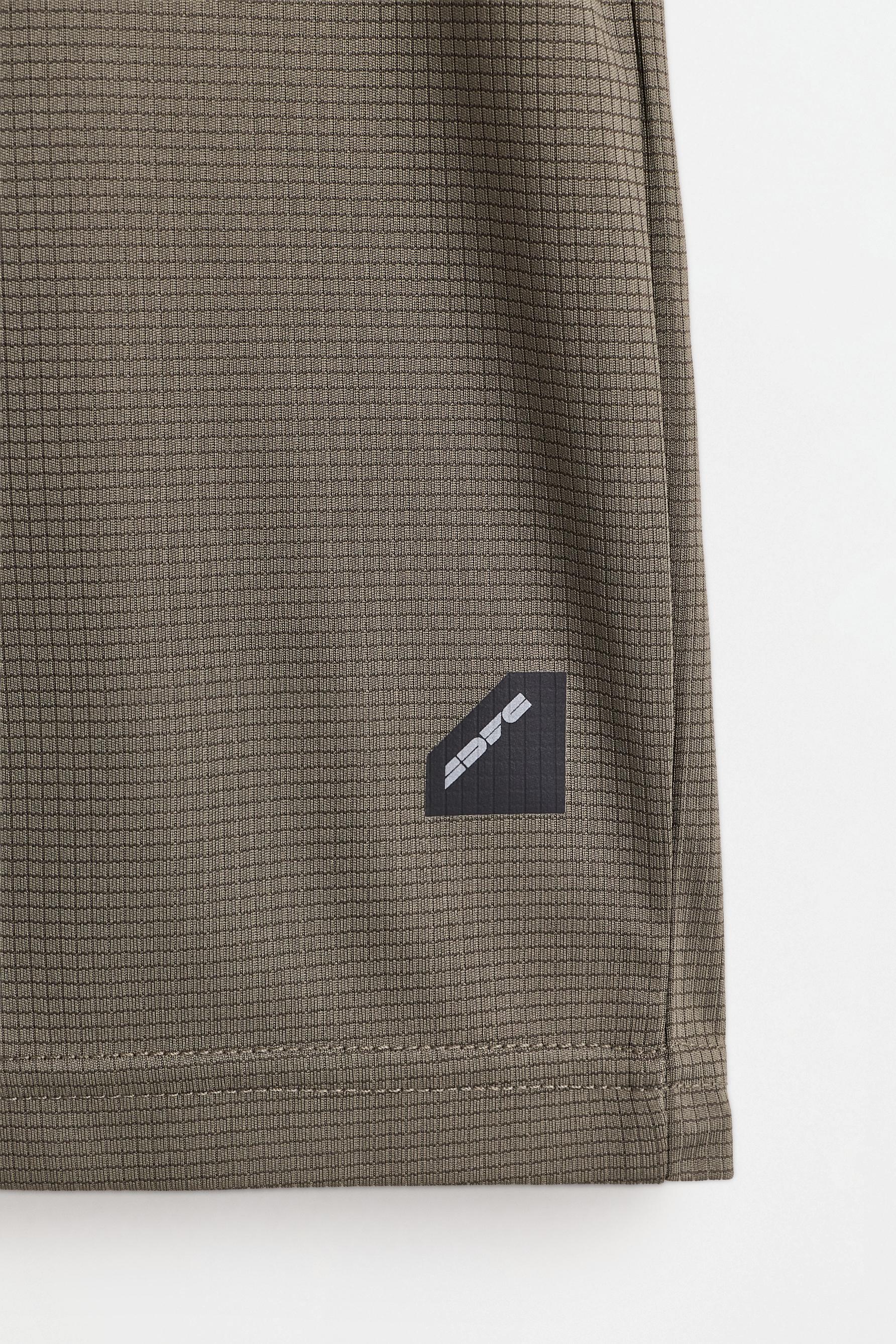 Bermuda sports shorts — DARK GREEN