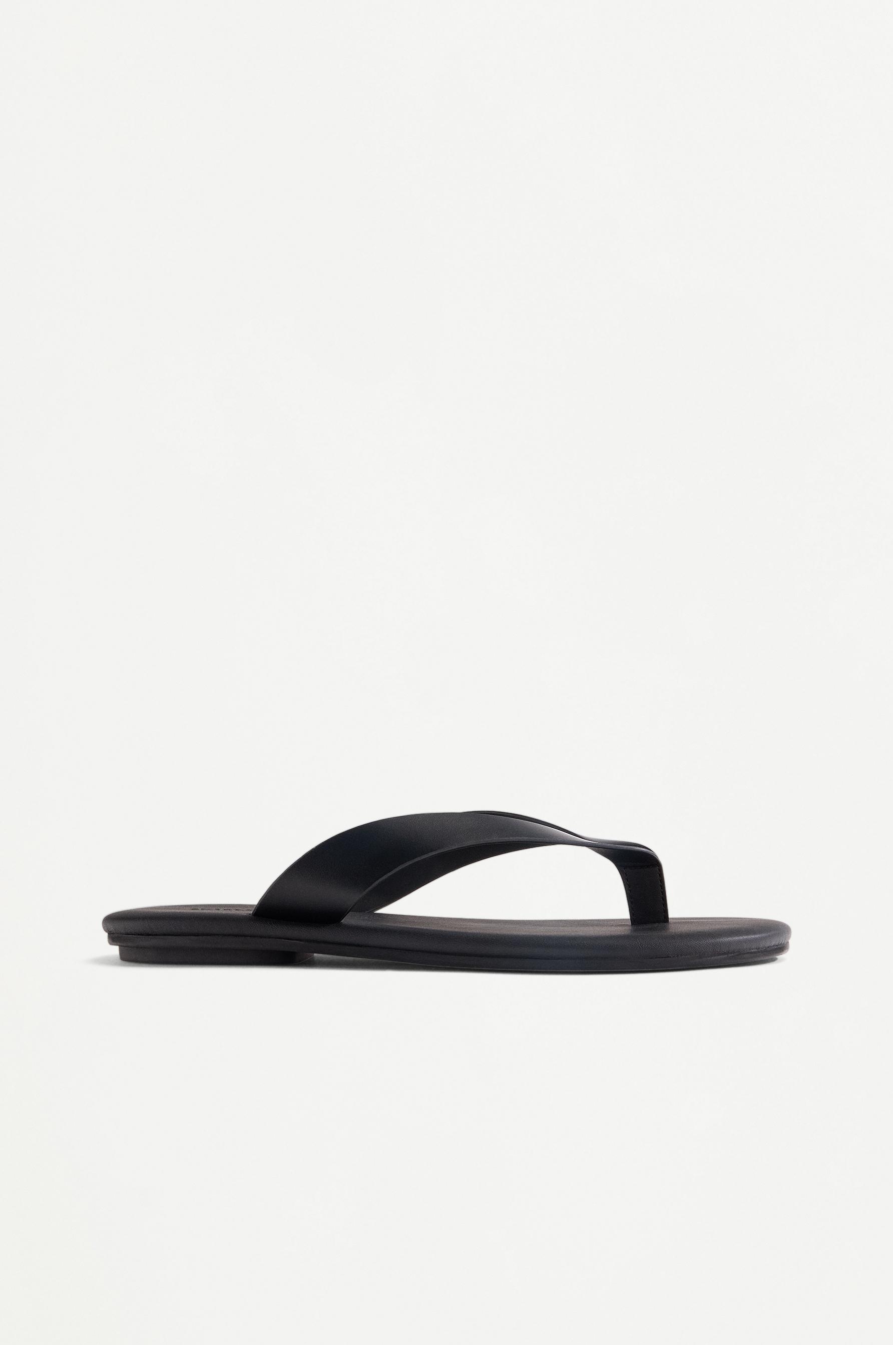 Strap sandals — BLACK