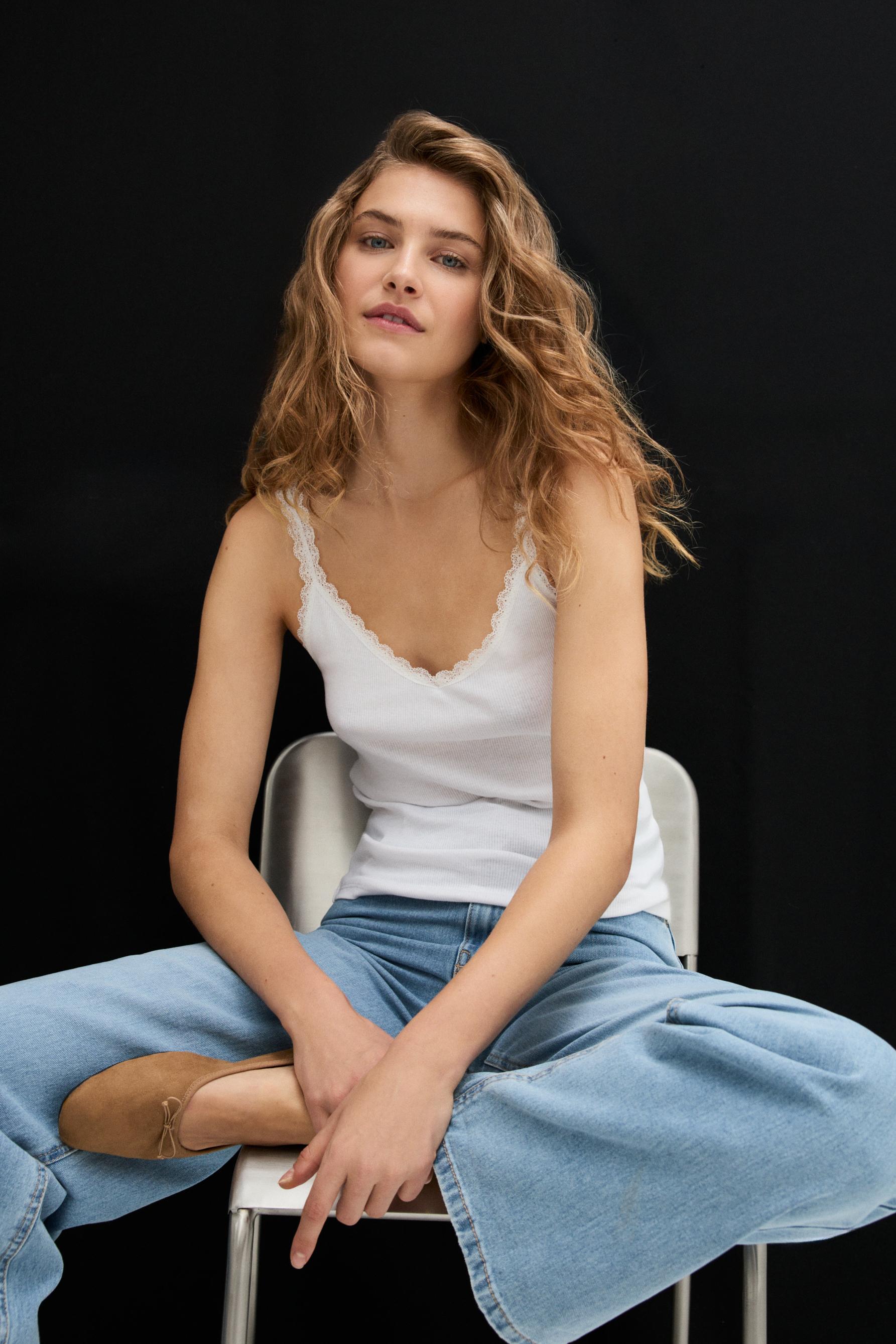 Ribbed top with blonde lace detail — WHITE
