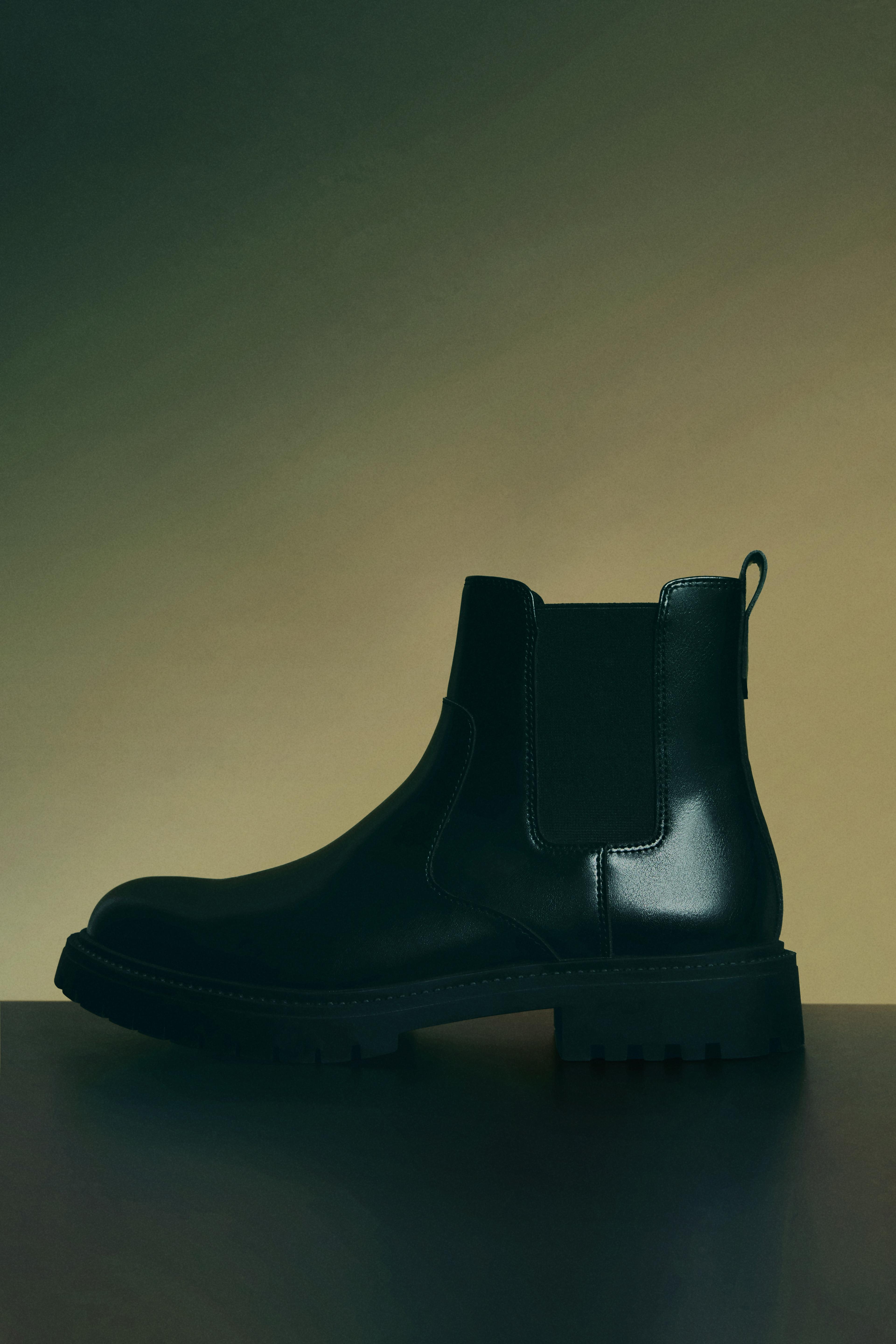 Men's Chelsea boots with track sole — BLACK