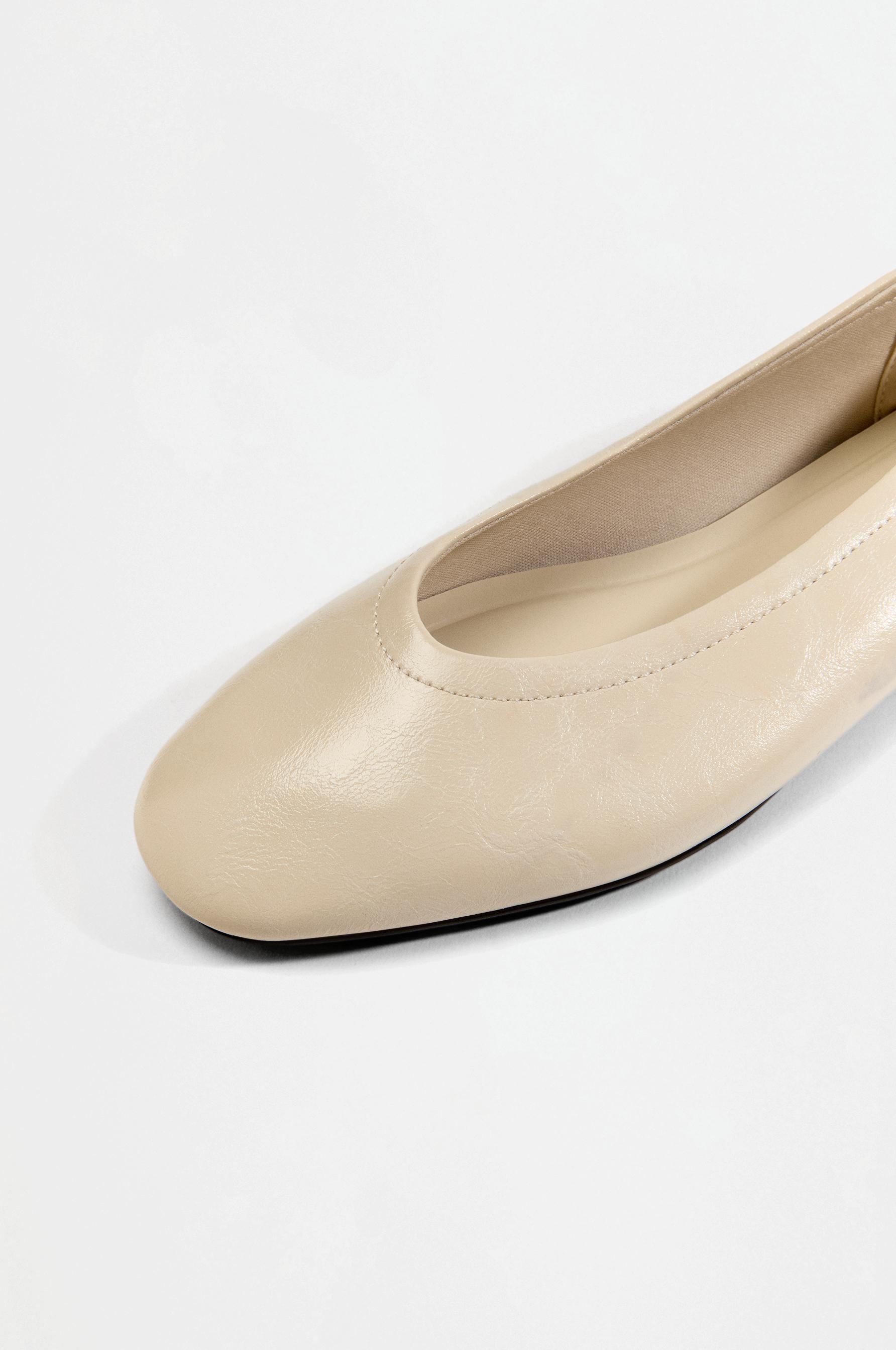 Minimalist ballet flats — ECRU