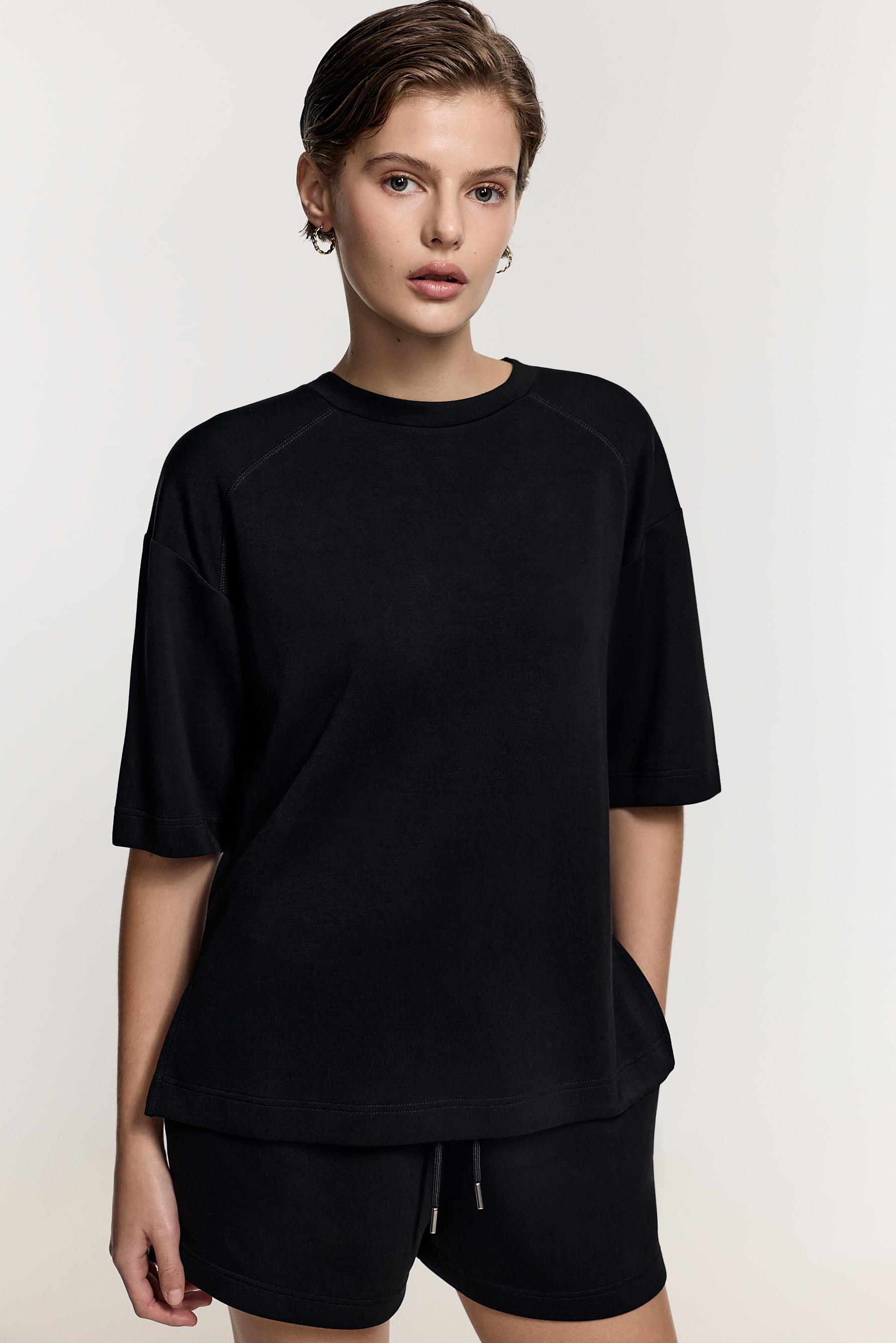 Raglan sleeve sweatshirt — BLACK