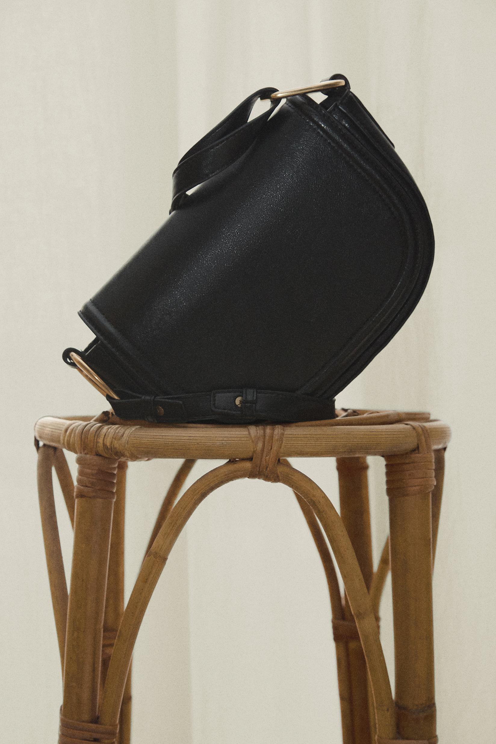 Double handle flap shoulder bag — BLACK
