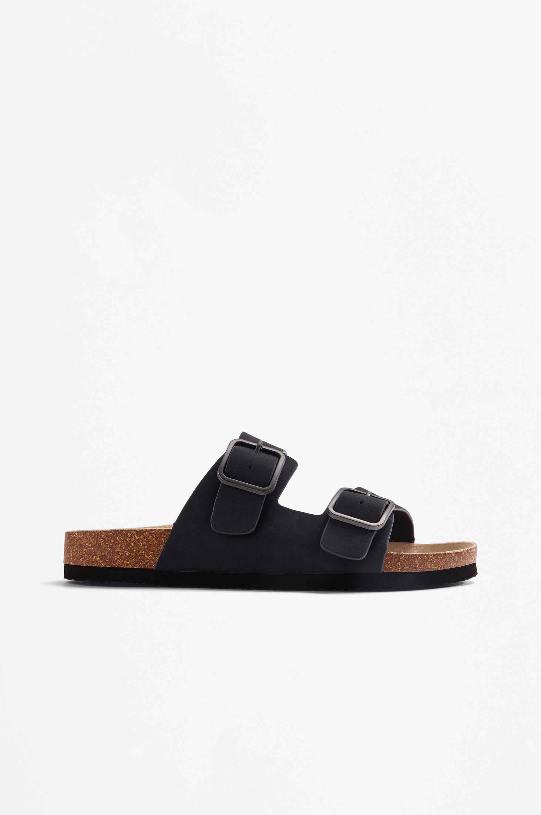 Comfort buckle sandals — BLACK