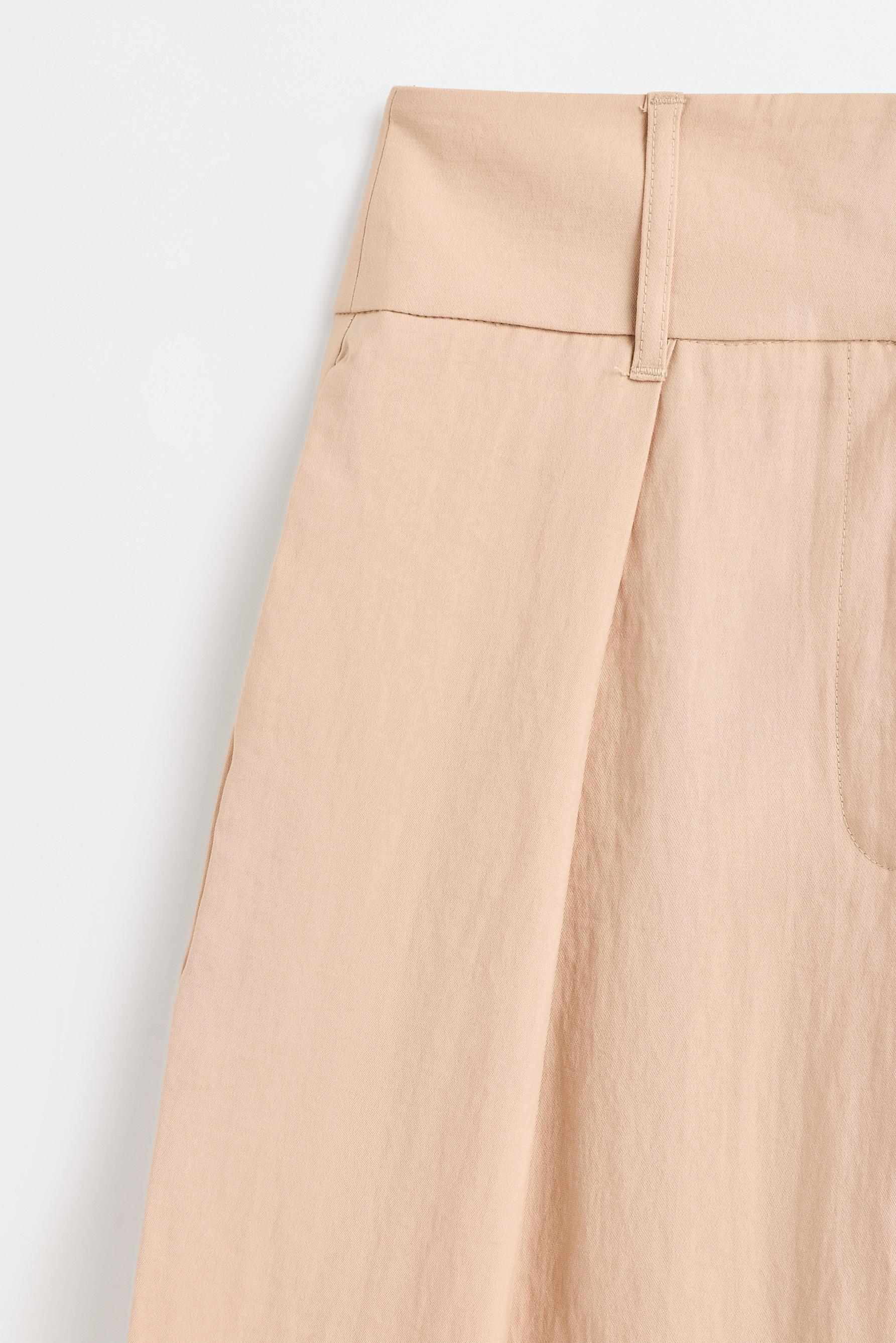 Barrel trousers with darts — LIGHT CAMEL