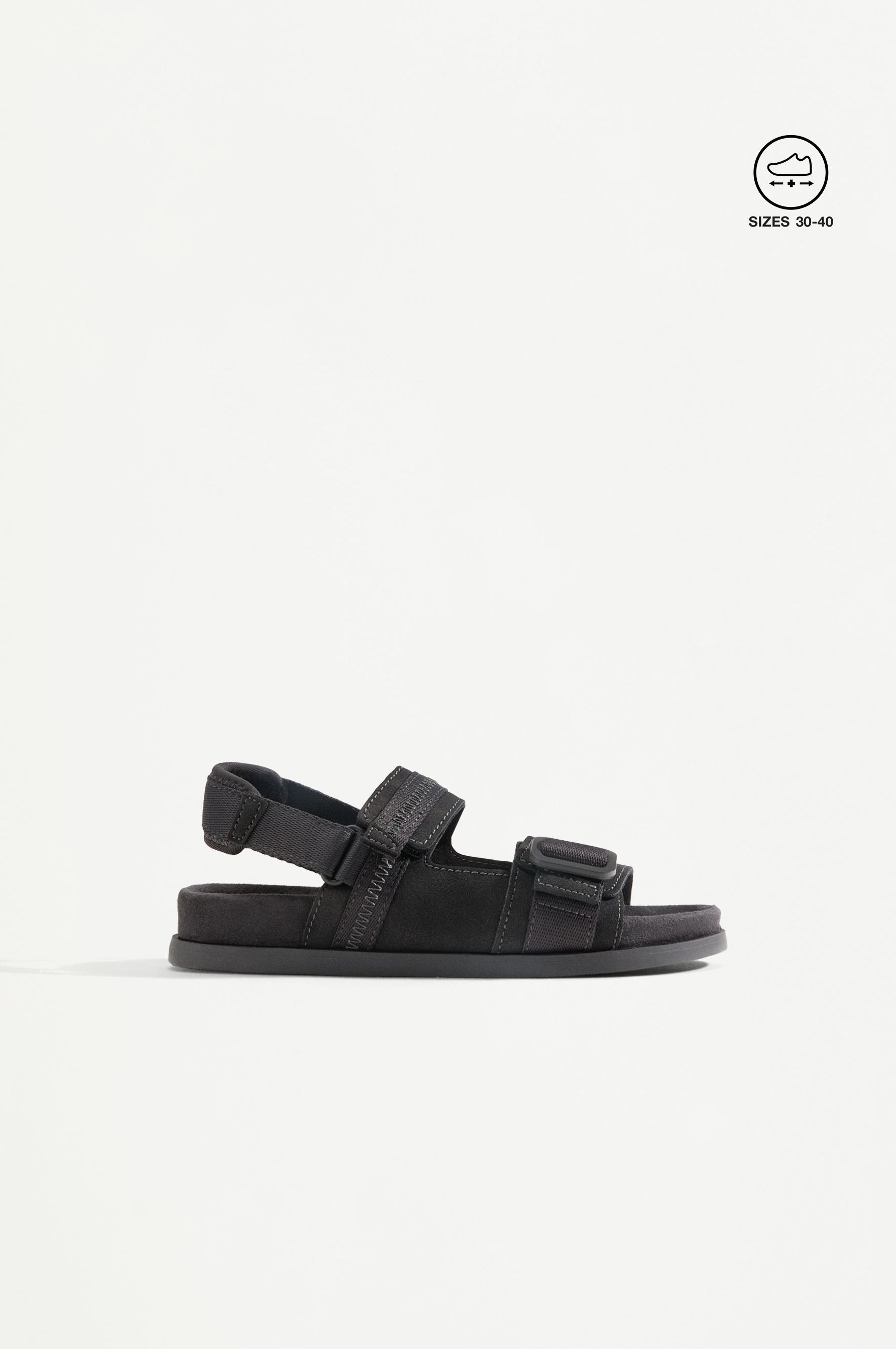 COMFORT SANDAL — BLACK