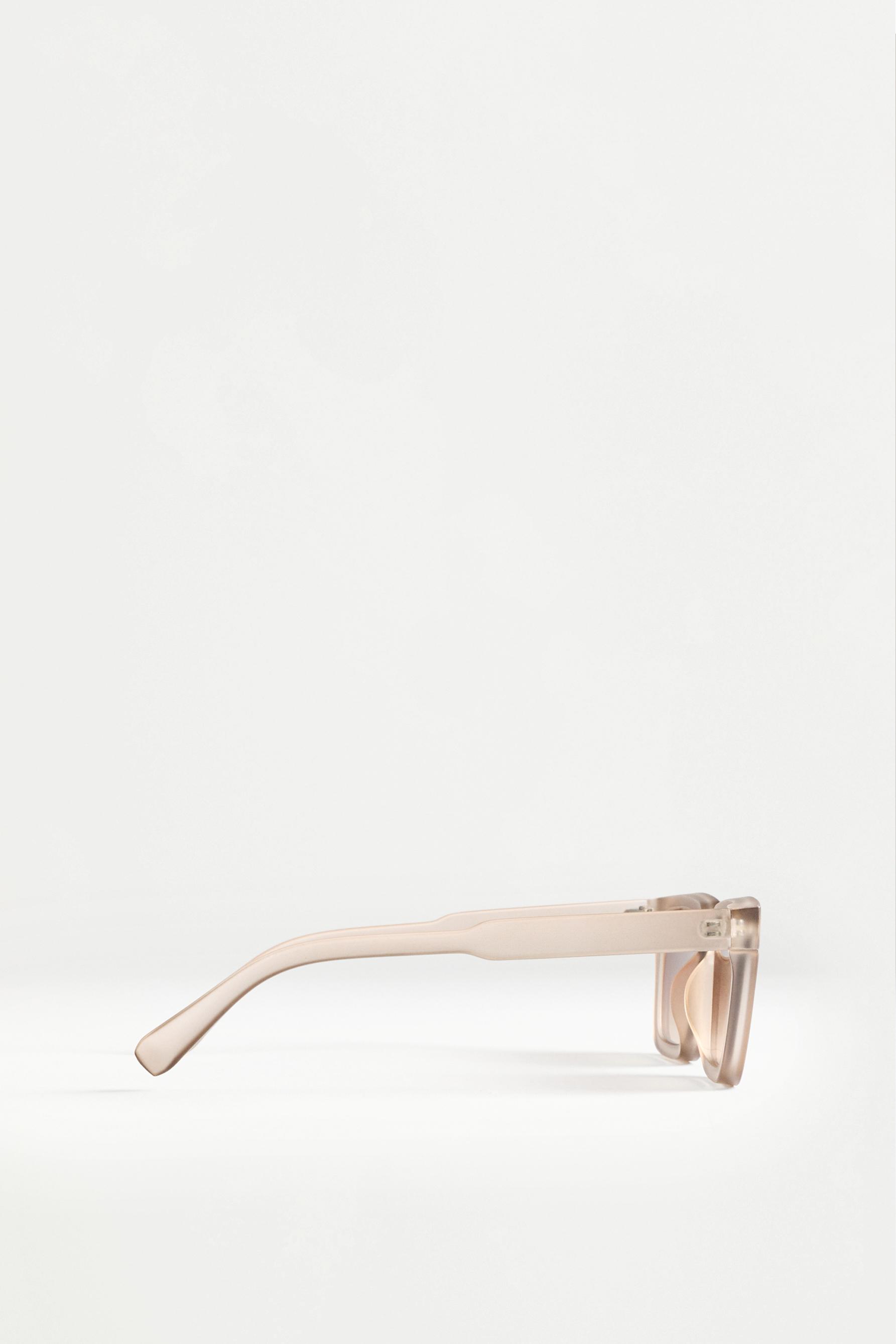Square sunglasses — GREY