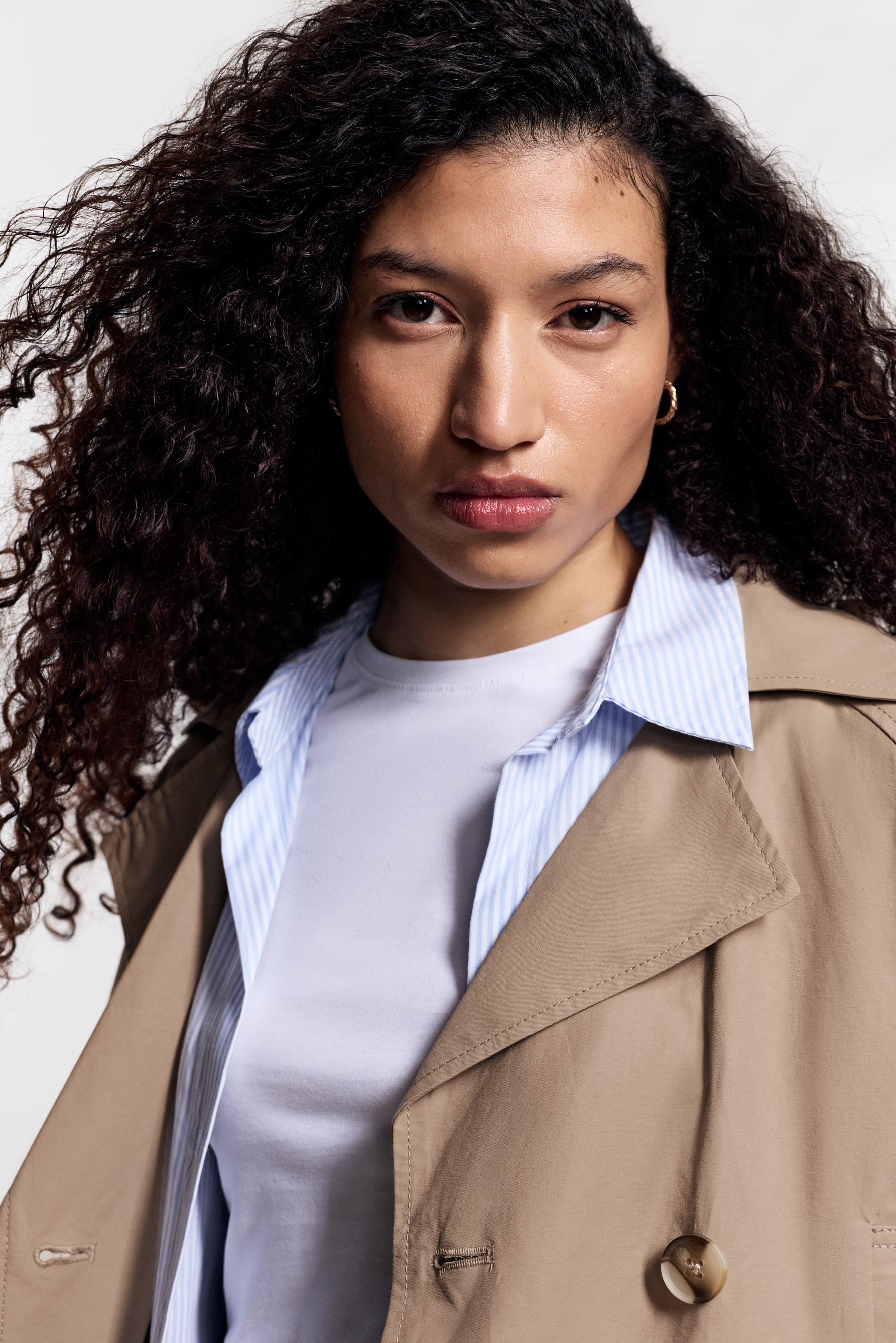 Short trench coat — YARN