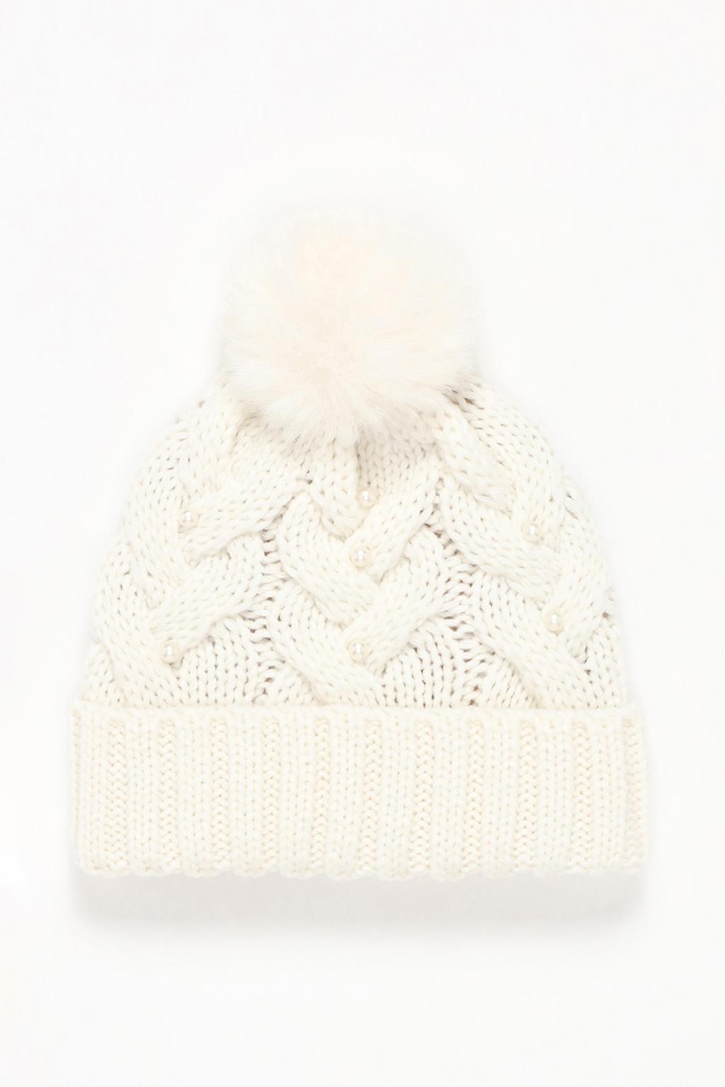 Cable-knit pompom hat