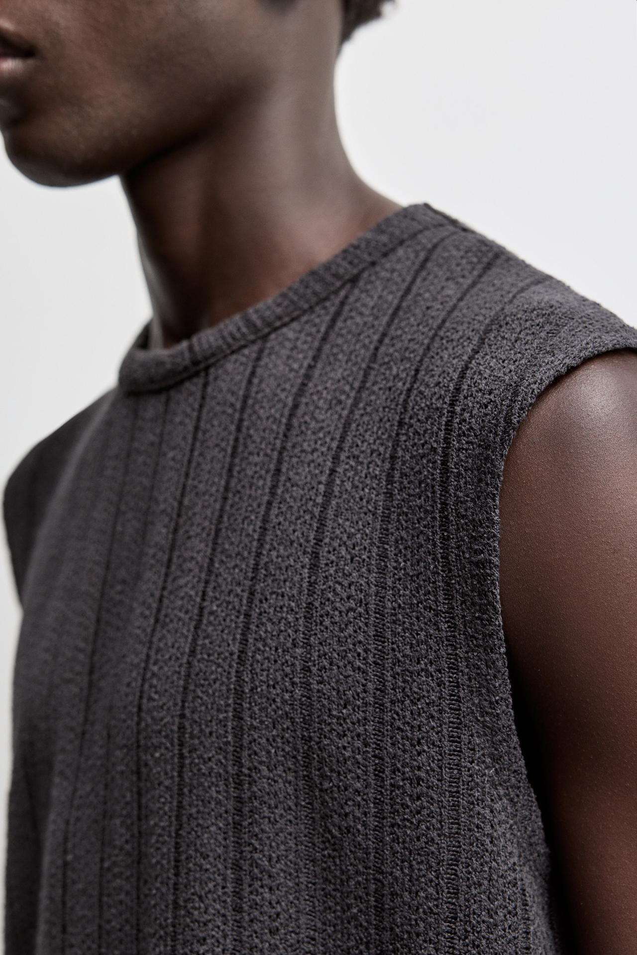 Openwork textured vest — LEAD