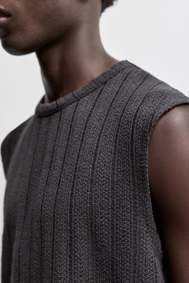 Openwork textured vest — LEAD 3