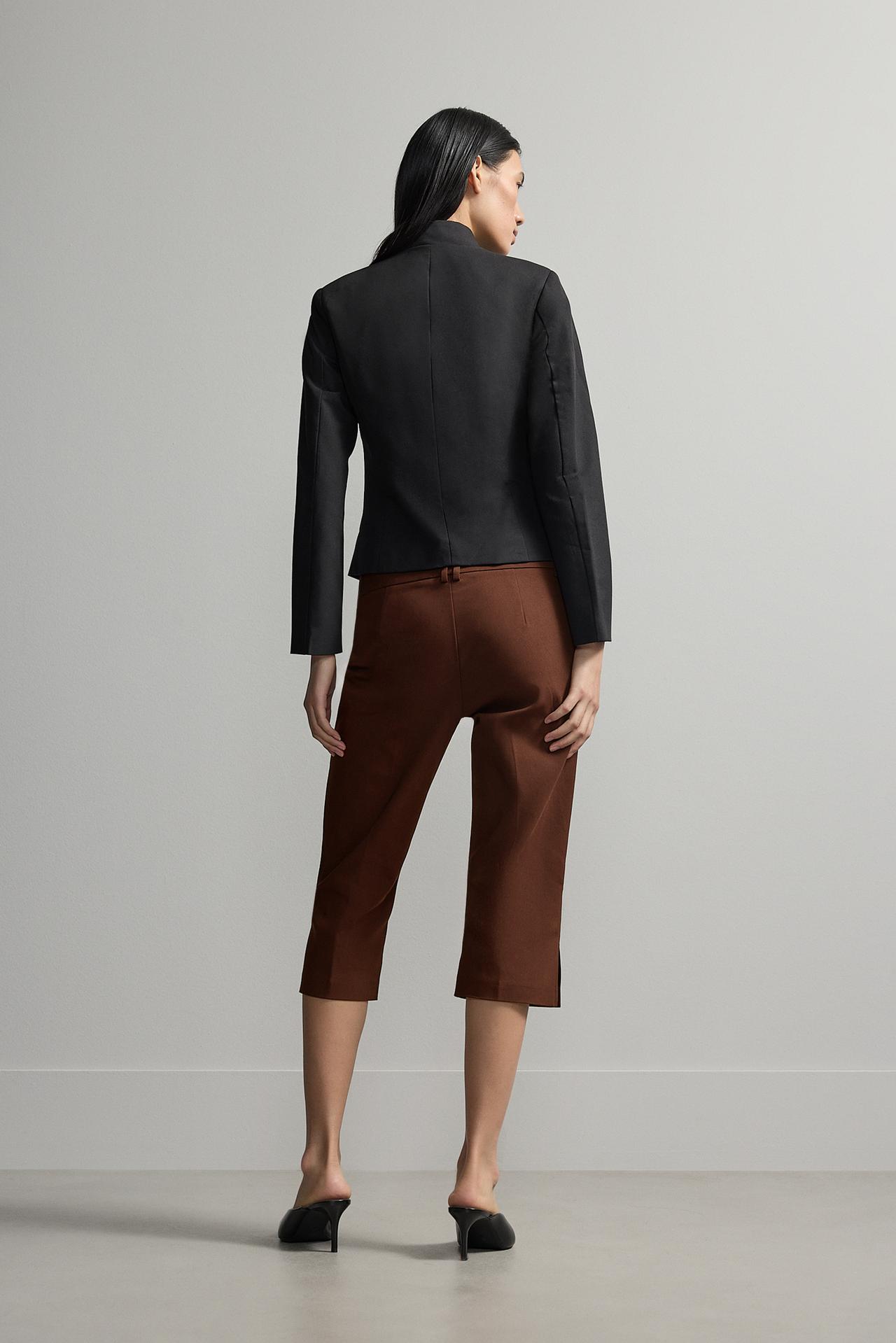 Two-button capris — CHOCOLATE
