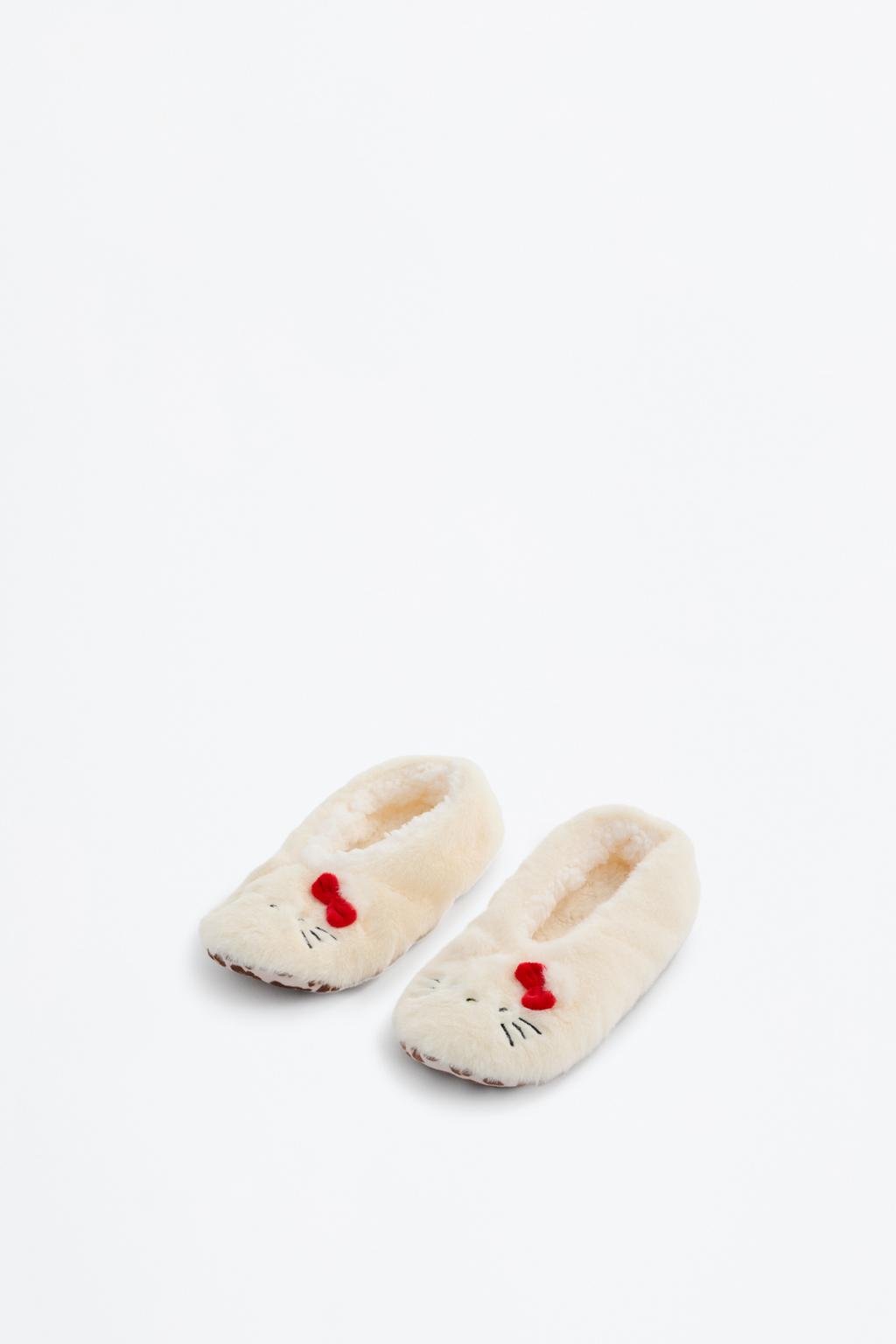 صندل منزلي Hello Kitty ©SANRIO