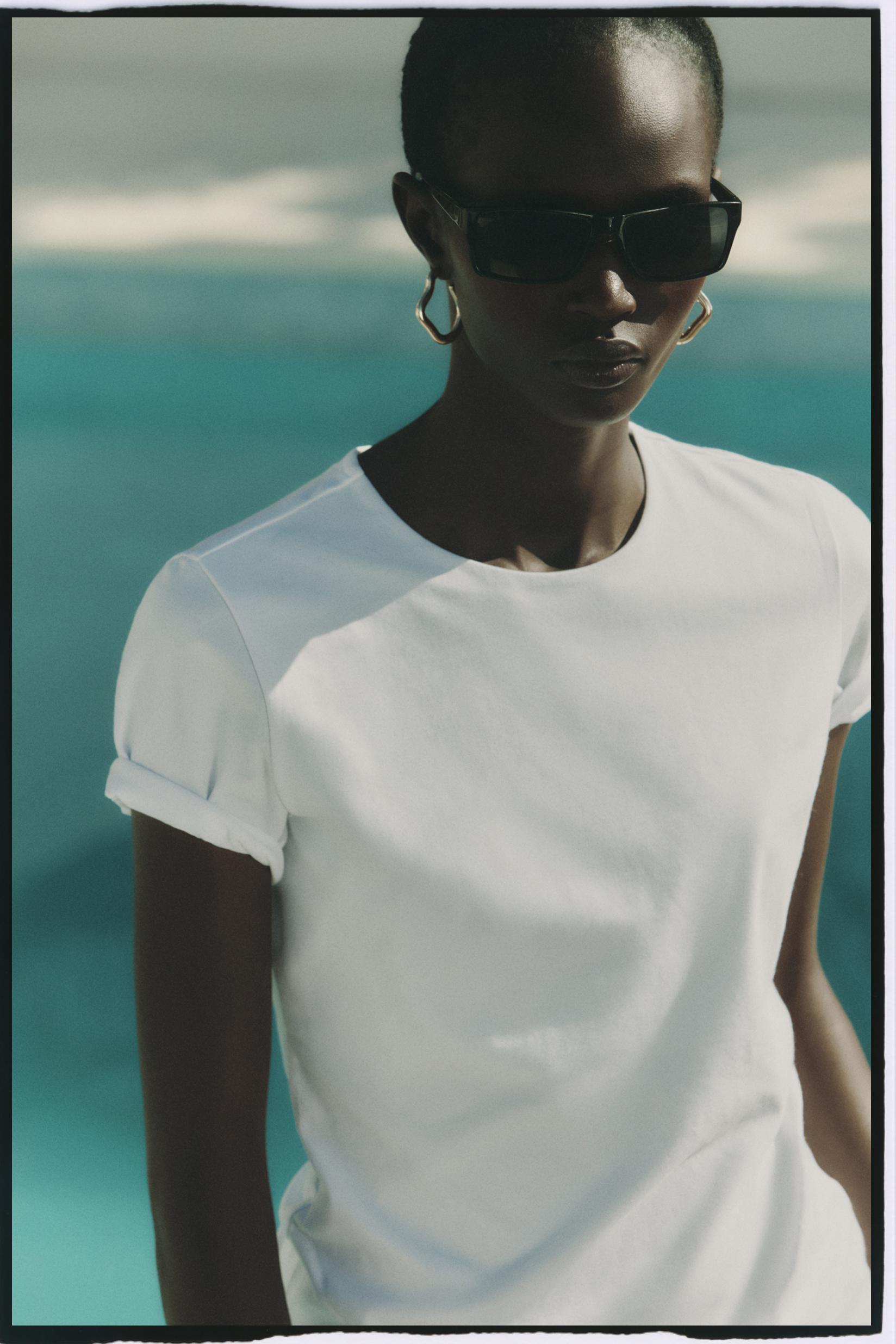 Round neck T-shirt — WHITE