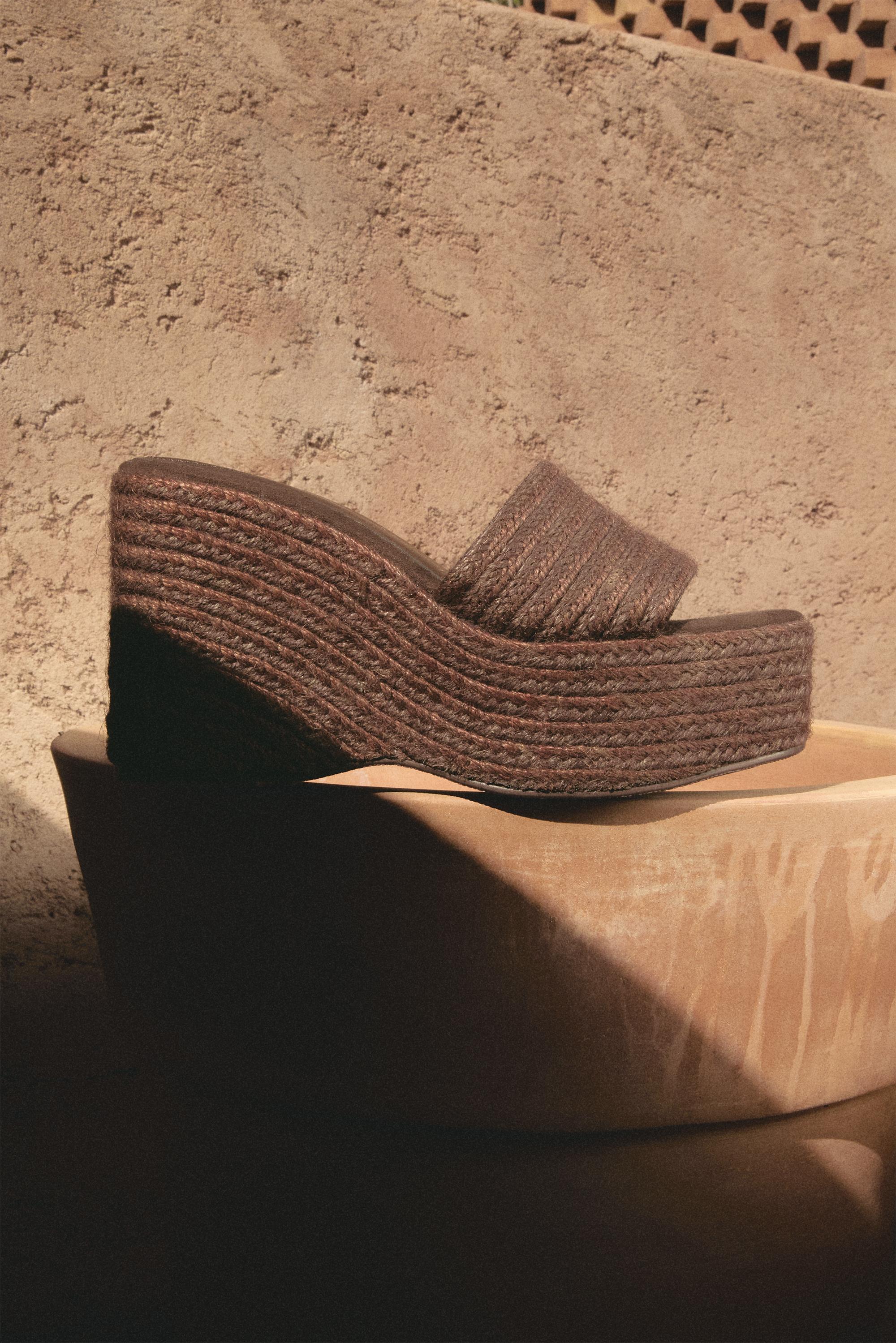 Women's raffia wedge sandals — BROWN
