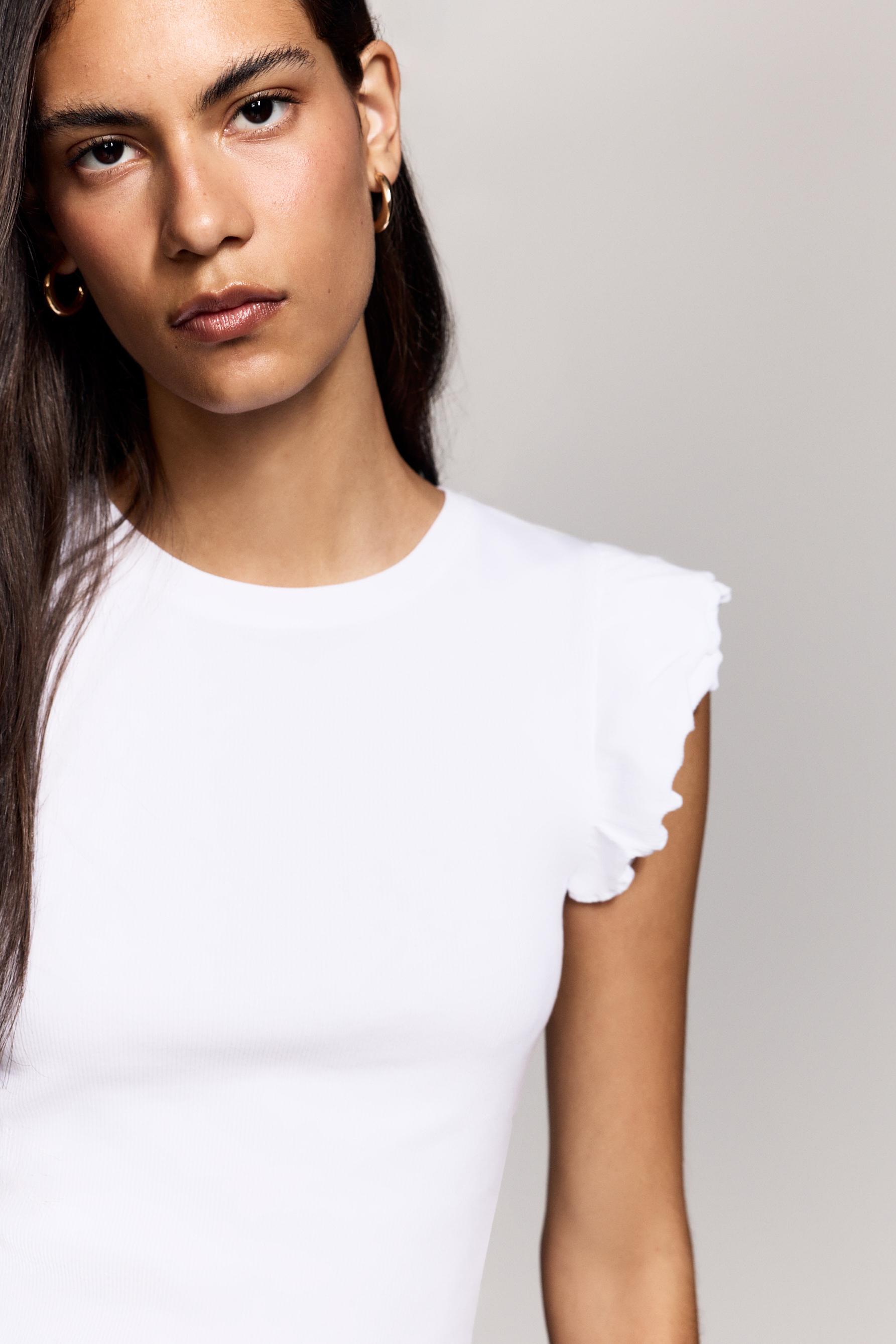 Ribbed Ruffled T-shirt — WHITE