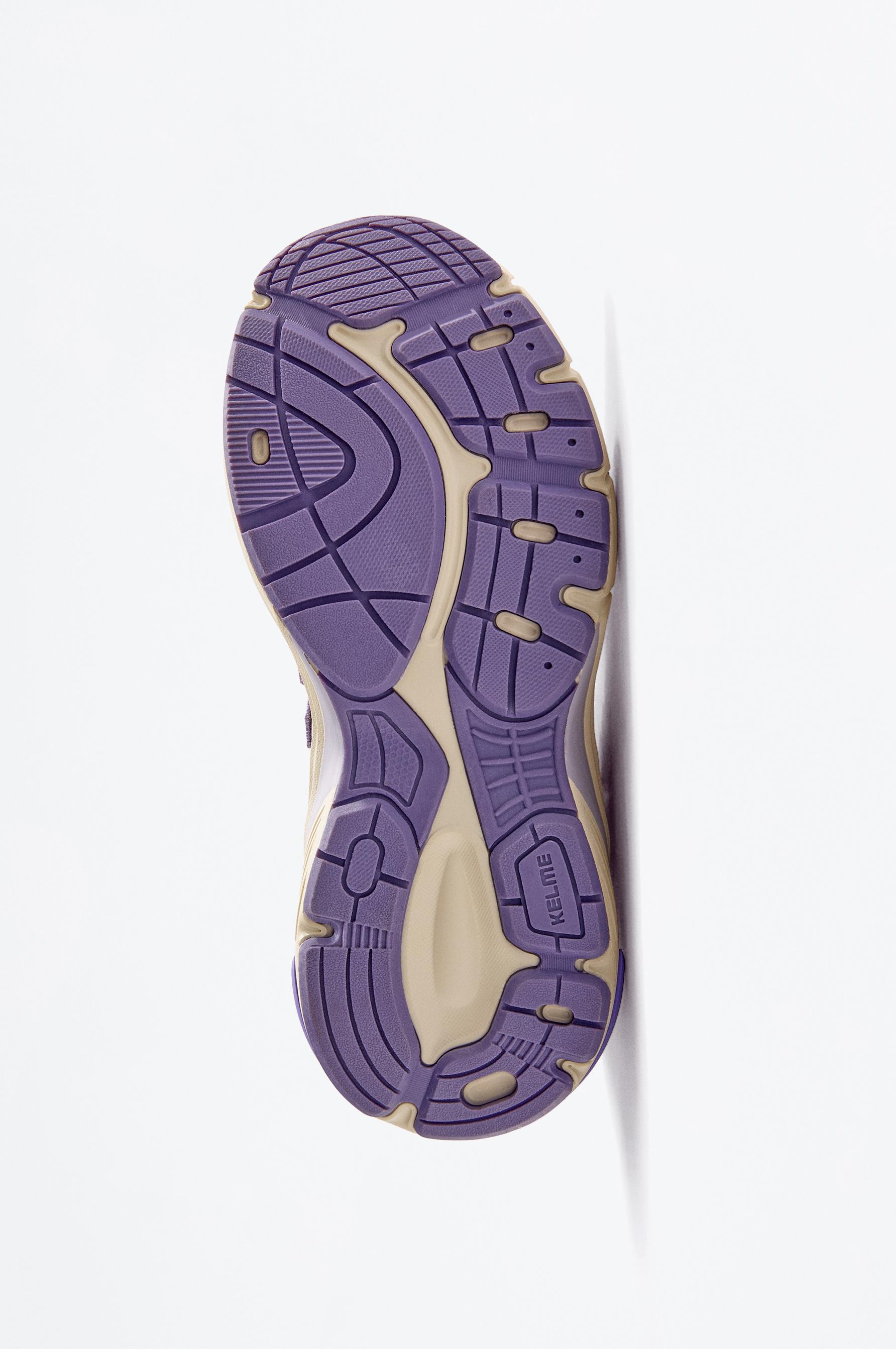 Kelme multi-piece athletic shoe — BEIGE
