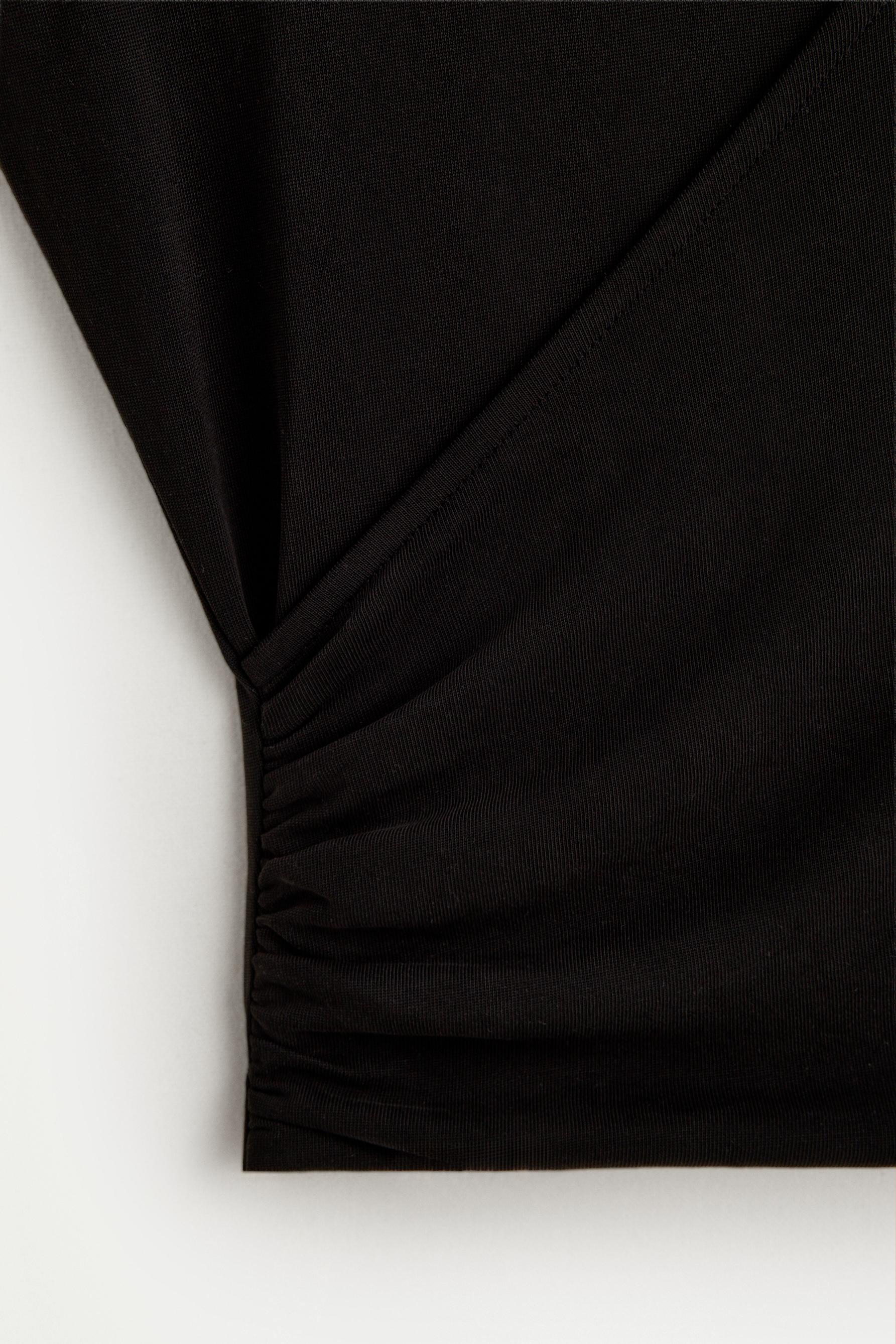 Crossover sports top — BLACK
