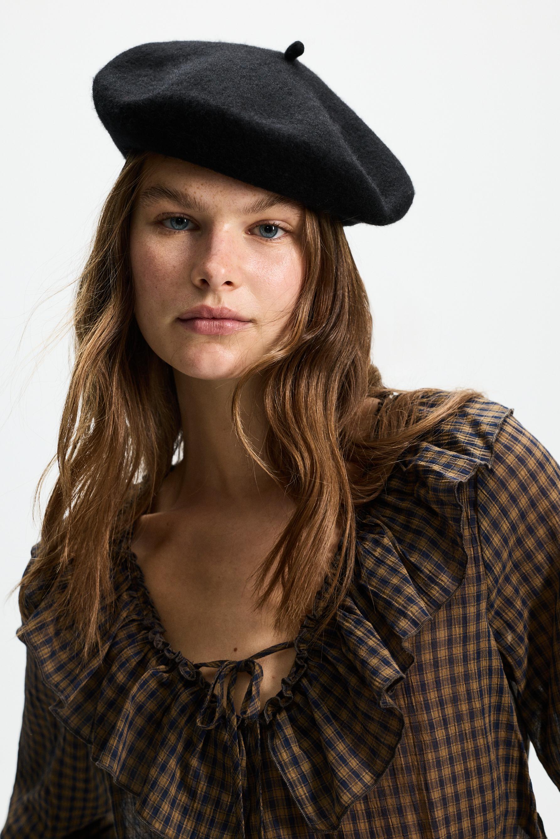 100% wool beret — BLACK