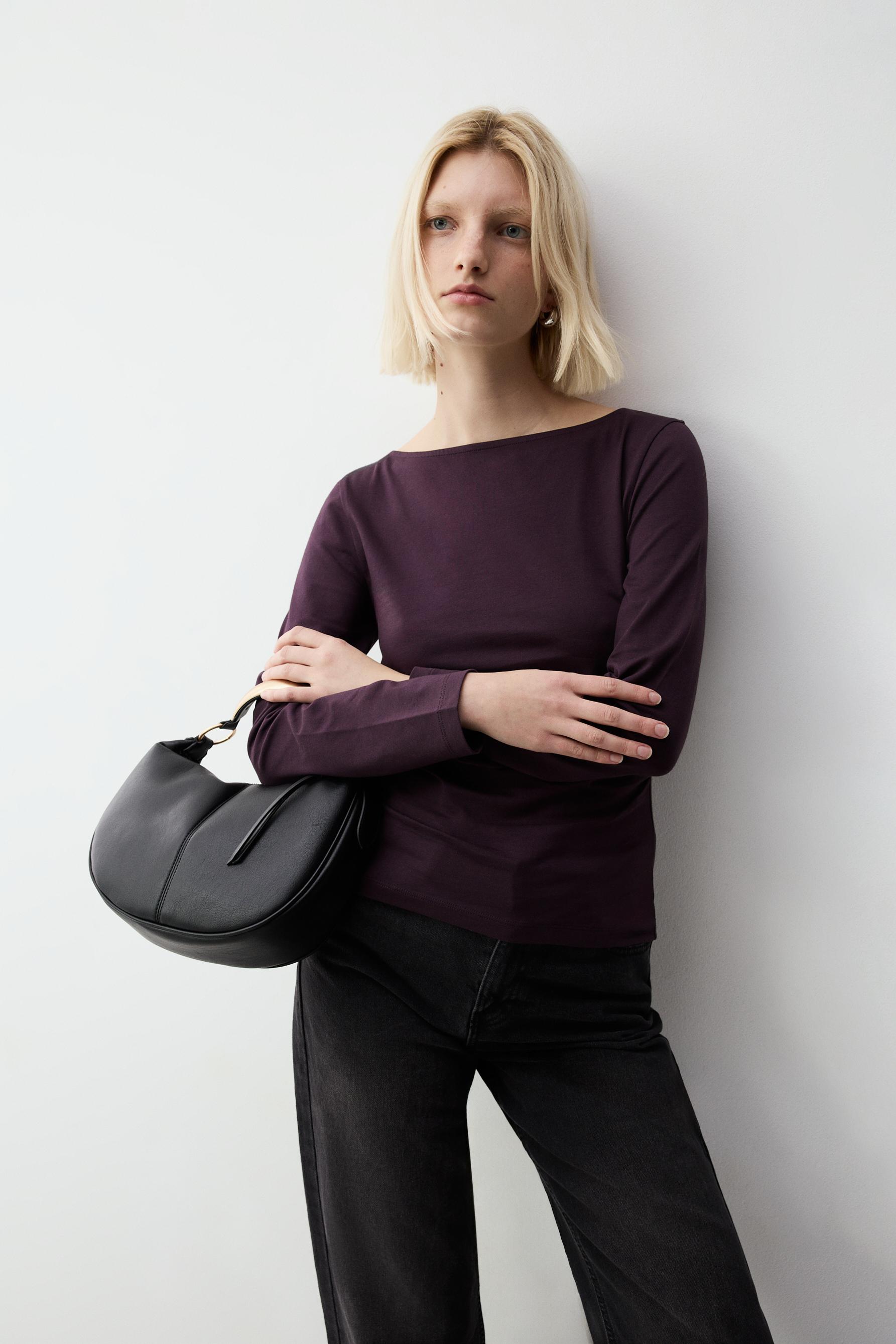 Camiseta cuello barco fruncidos