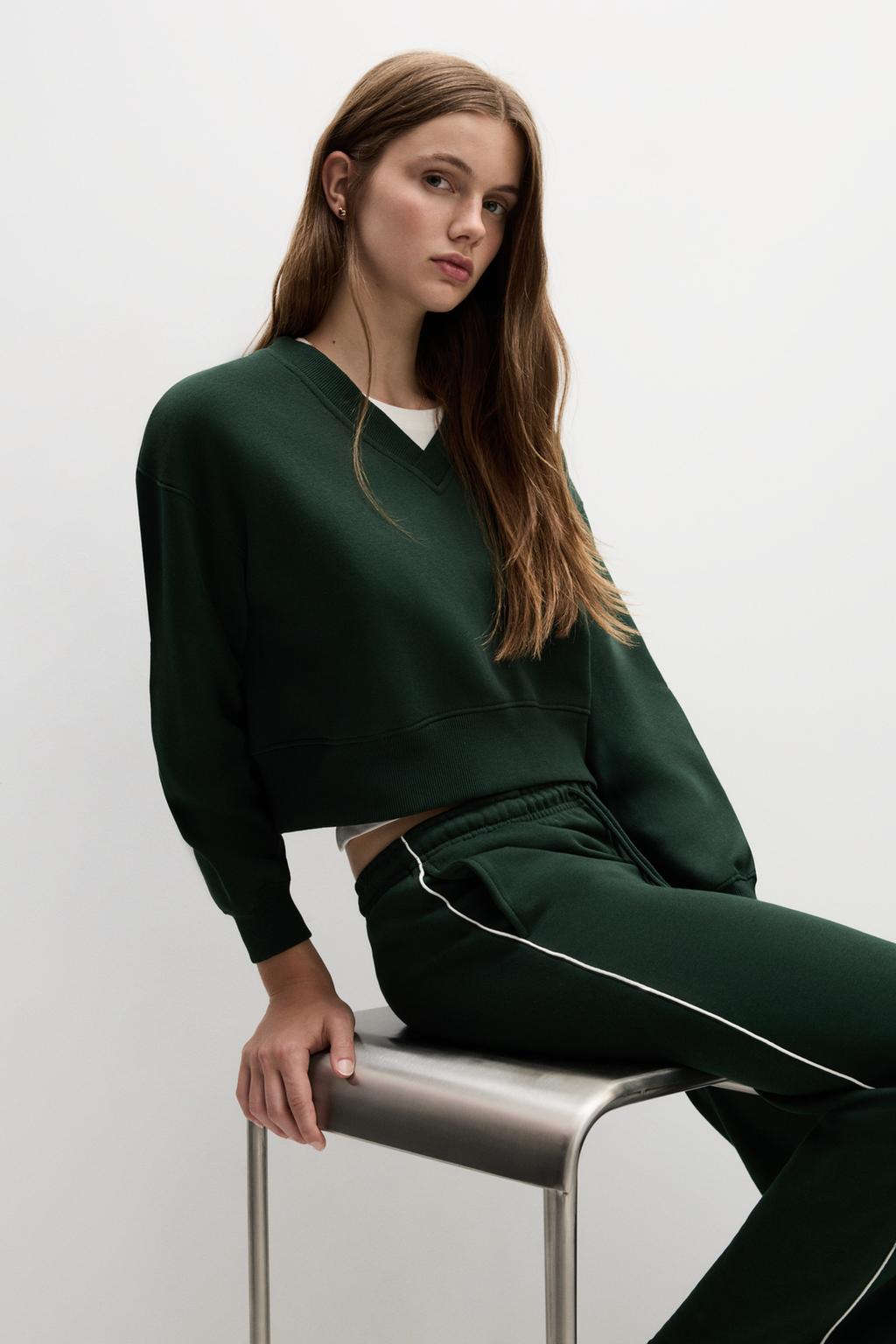 Sudadera cuello pico