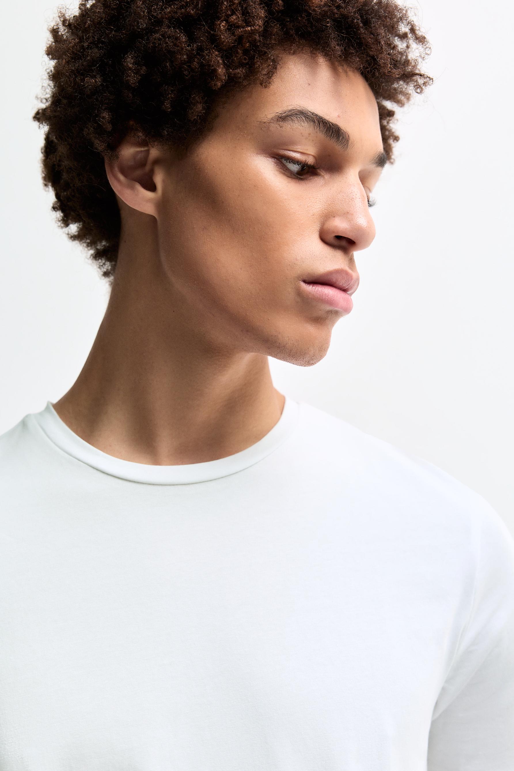 Soft slim fit T-shirt — WHITE