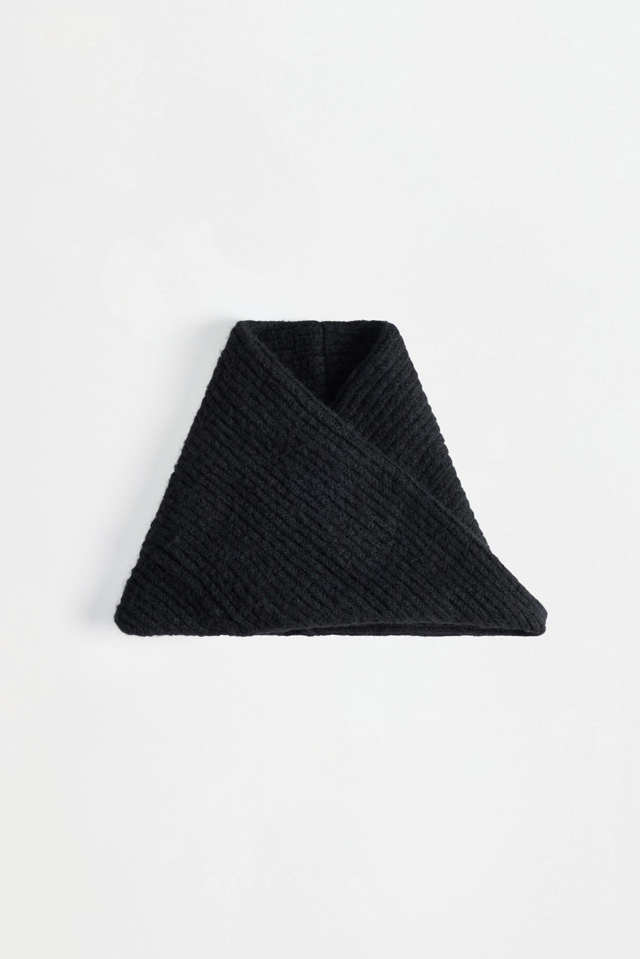 Ribbed knit snood — BLACK